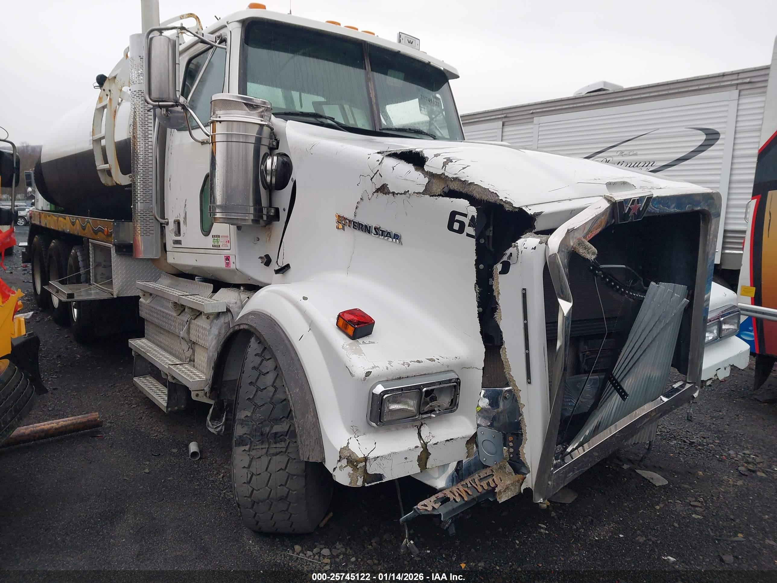 2018 Western star/auto car Conventional VIN 5KKMAEFG7JPJU0120 IAAI salvage auction — Side, Salvage (Pennsylvania), sold $15,700 on 2026-01-28 (photo 1)