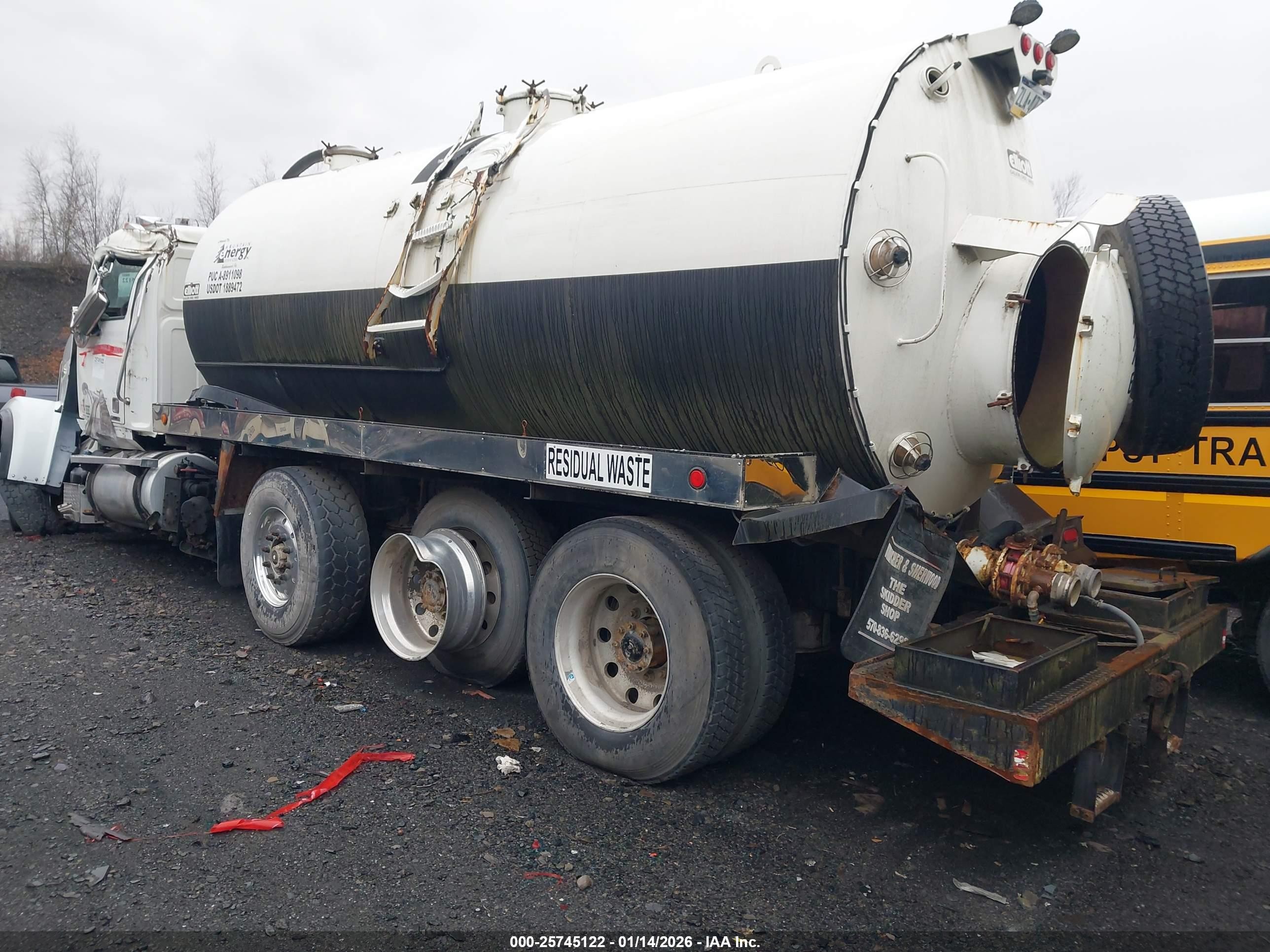 2018 Western star/auto car Conventional VIN 5KKMAEFG7JPJU0120 IAAI salvage auction — Side, Salvage (Pennsylvania), sold $15,700 on 2026-01-28 (photo 3)