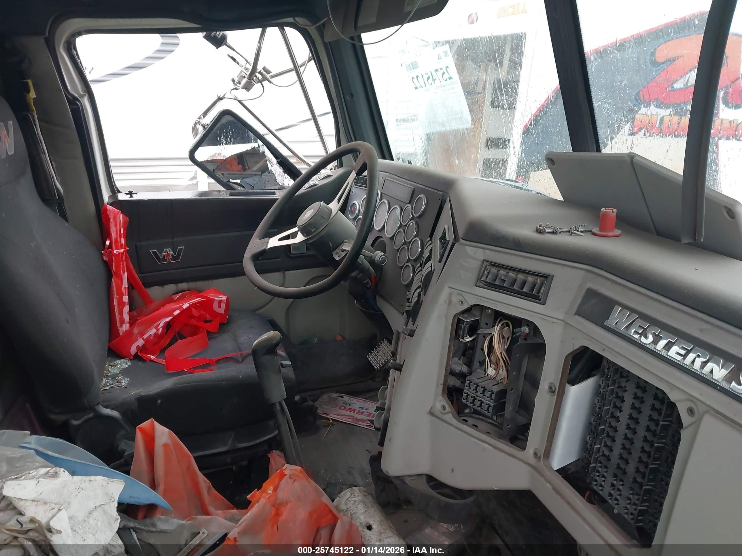 2018 Western star/auto car Conventional VIN 5KKMAEFG7JPJU0120 IAAI salvage auction — Side, Salvage (Pennsylvania), sold $15,700 on 2026-01-28 (photo 7)