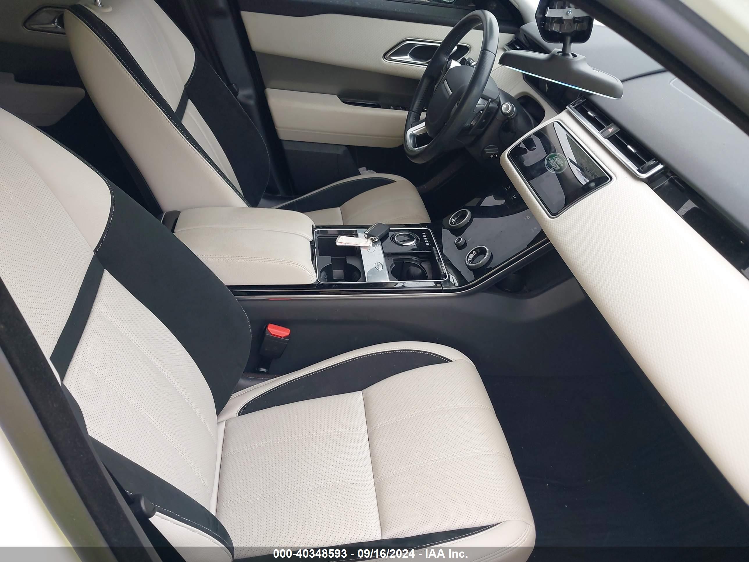 2018 Land rover Range rover velar VIN SALYB2RX4JA706398 IAAI salvage auction — Unknown, Wait Title, sold $14,300 on 2024-12-16 (photo 5)