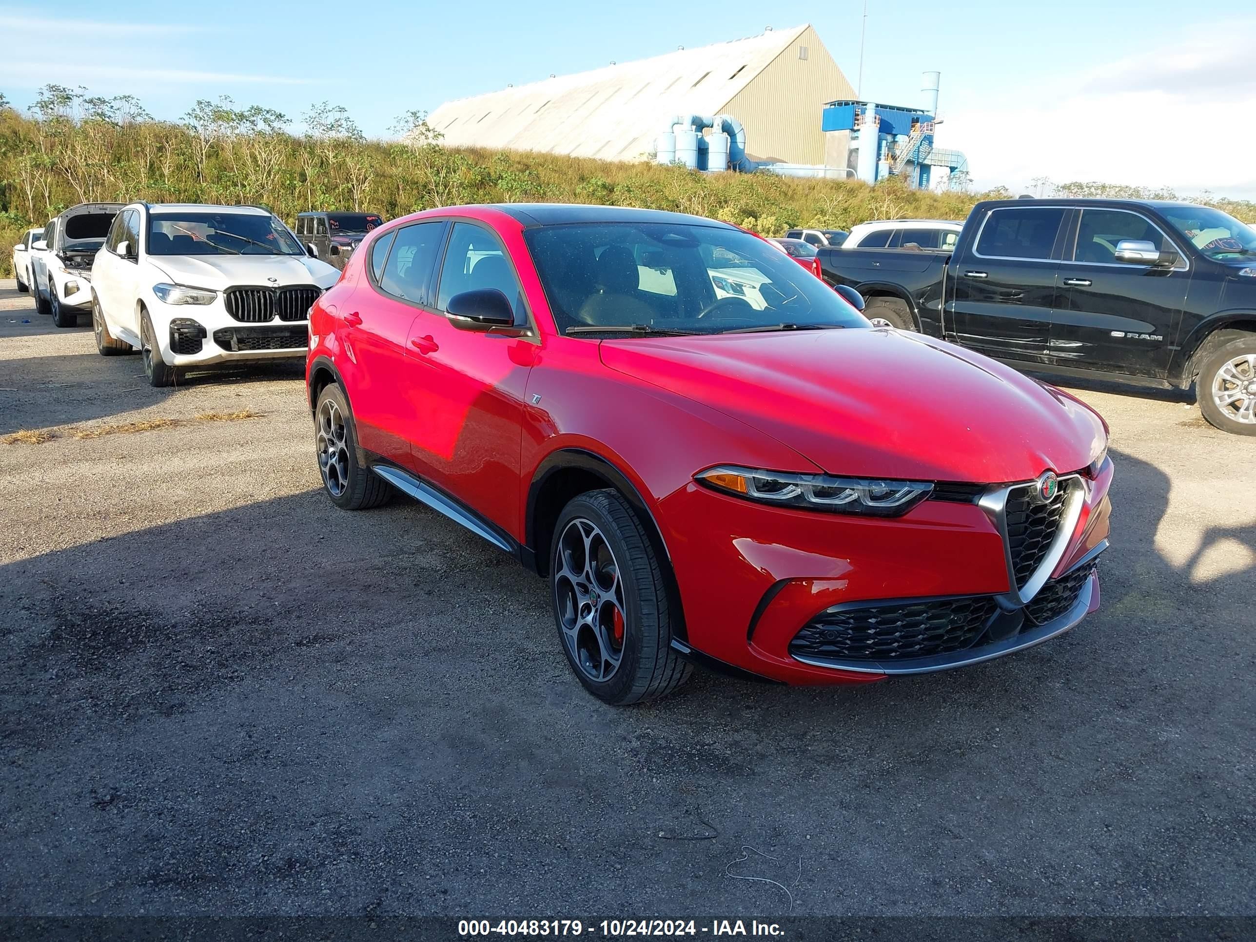 2024 Alfa Romeo Tonale VIN ZASPATCW6R3036675 — IAAI salvage auction photo