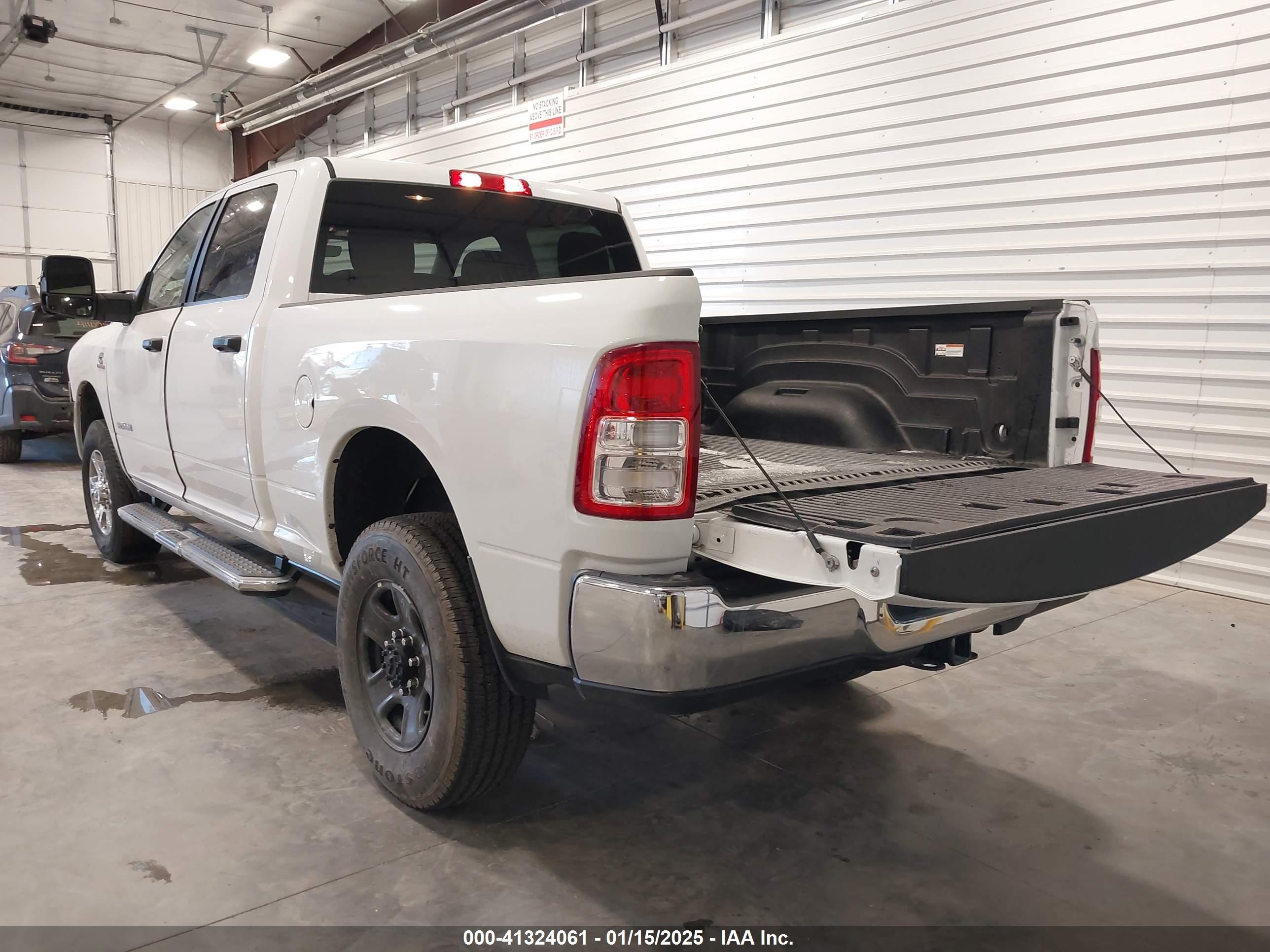 2024 Ram 2500 VIN 3C6UR5DL9RG340353 IAAI salvage auction — Front End, Enterprise Vehicles Clear Only (Colorado), sold $31,250 on 2026-08-13 (photo 3)