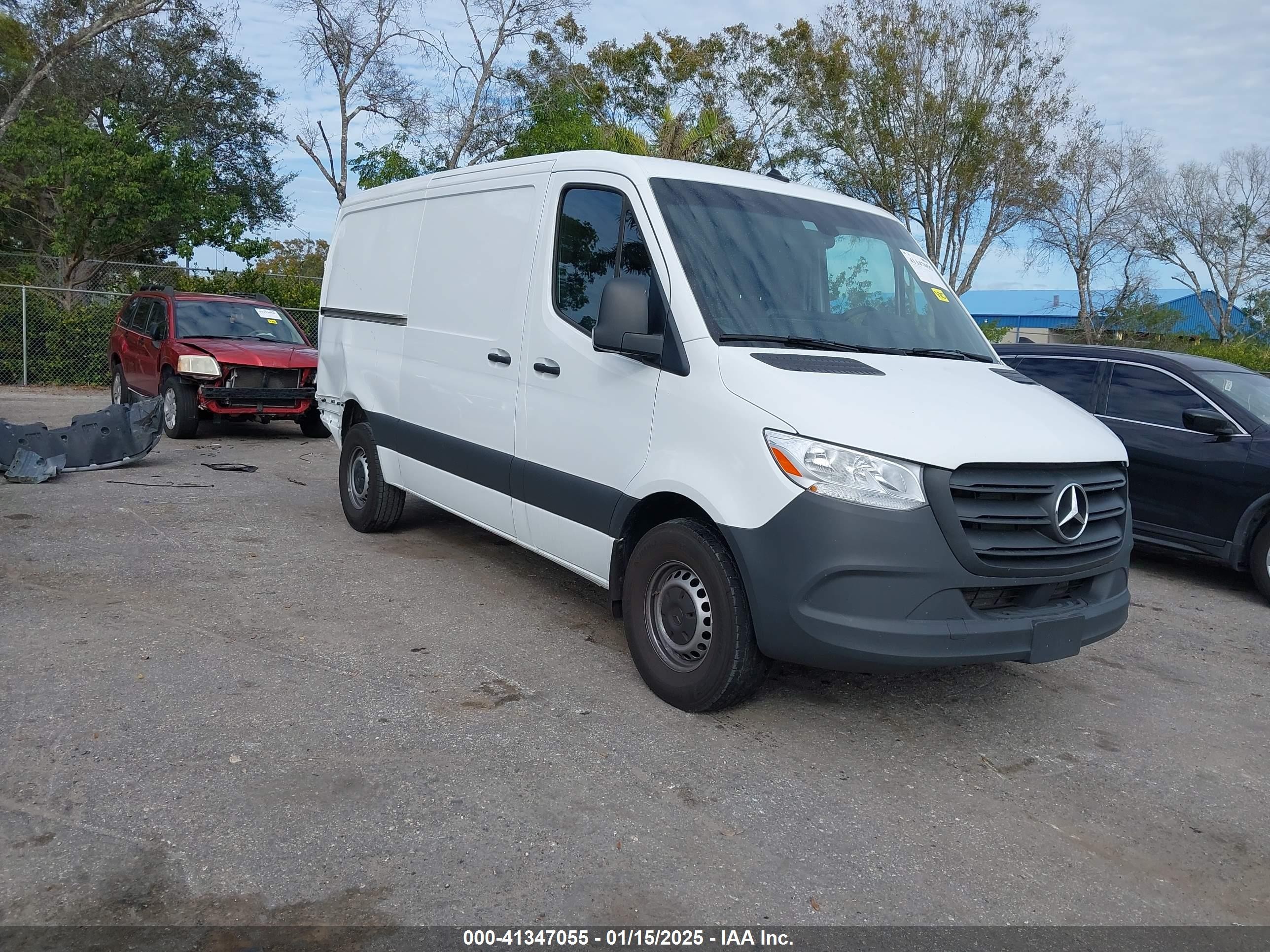 2024 MERCEDES-BENZ SPRINTER 2500 VIN W1Y4KBHY4RT175862 IAAI salvage auction — Rear End, Salvage Title, sold $18,600 on 2025-02-24 (photo 1)