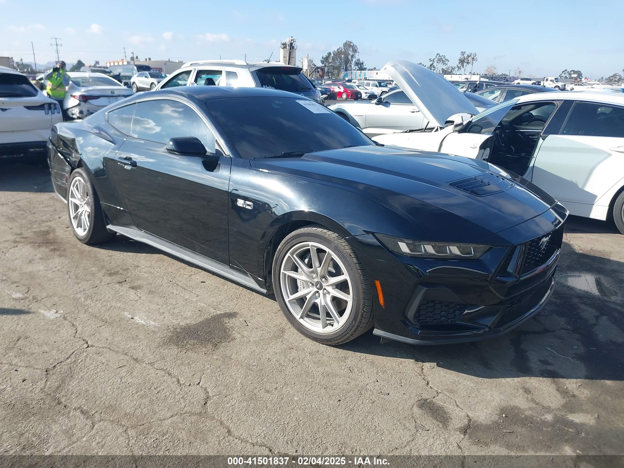 2024 Ford Mustang VIN 1FA6P8CF4R5432052 IAAI salvage auction — Unknown, Salvage Title, sold $9,200 on 2026-07-10 (photo 1)