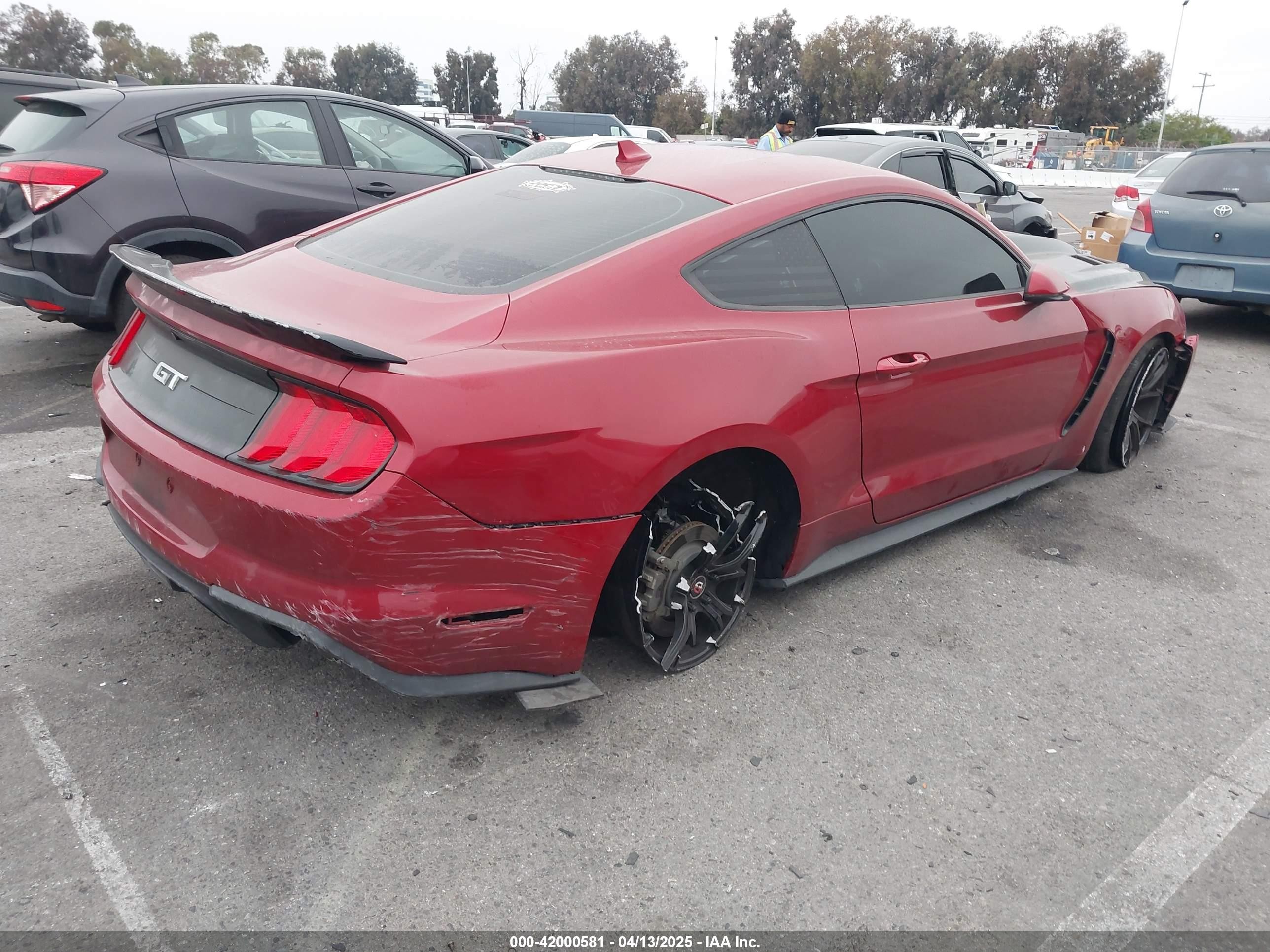 2020 Ford Mustang VIN 1FA6P8CF2L5183581 IAAI salvage auction — Side, Salvage Certificate (California), sold $12,300 on 2025-08-07 (photo 4)