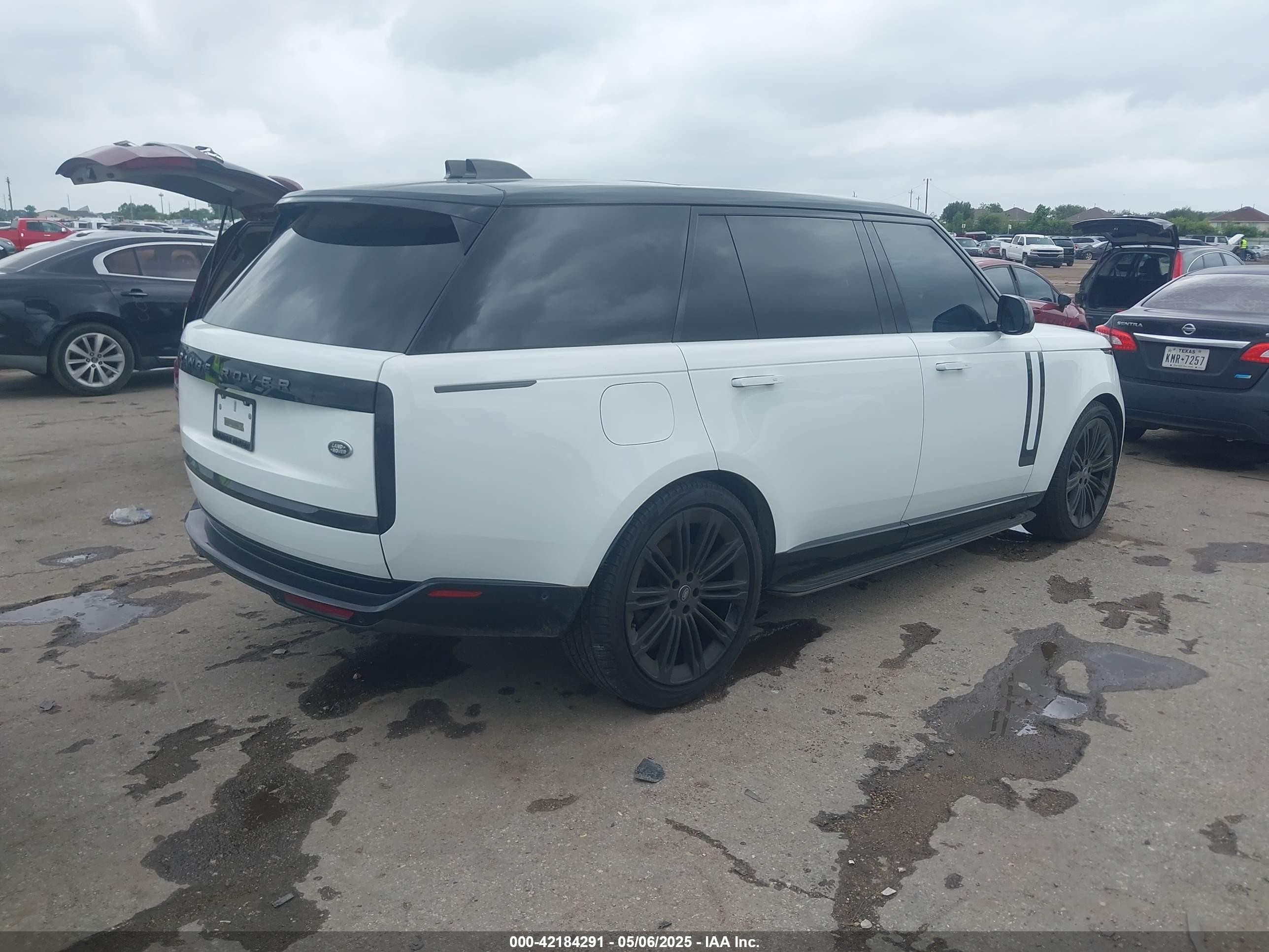 2023 Land rover Rangerover VIN SALKPBE7XPA025006 IAAI salvage auction — Theft, Original (Texas), sold $85,250 on 2025-10-20 (photo 4)