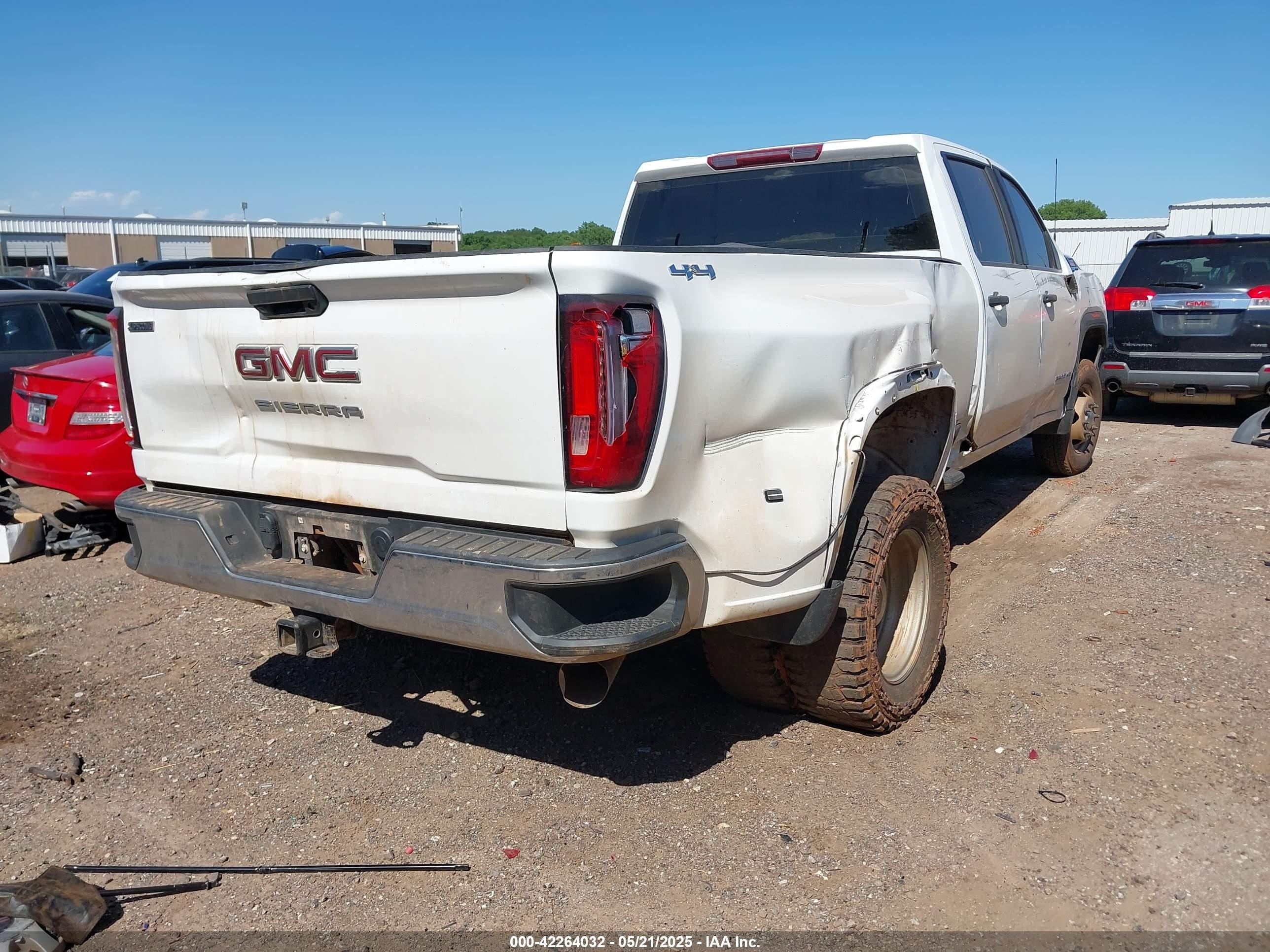 2023 Gmc SIERRA VIN 1GT49SEY8PF220169 IAAI salvage auction — Side, Salvage (Oklahoma), sold $15,450 on 2025-07-16 (photo 4)
