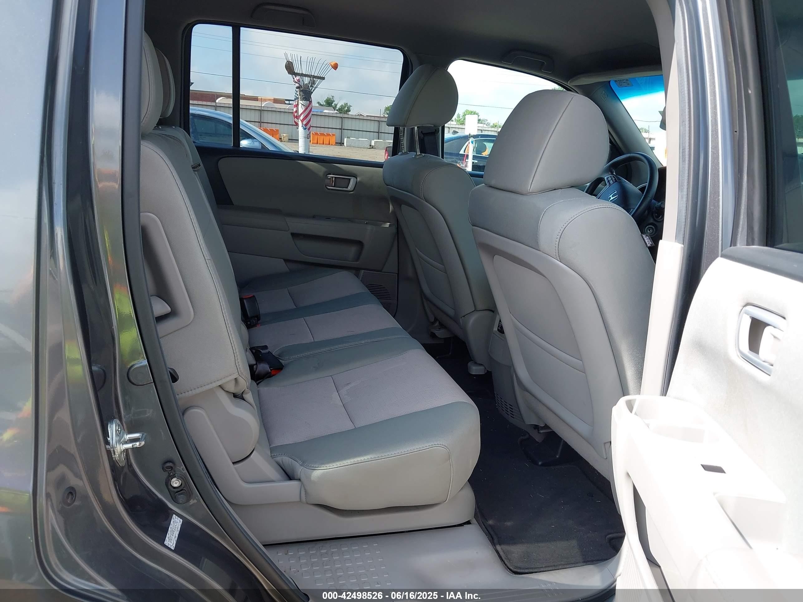 2012 Honda Pilot VIN 5FNYF4H49CB004392 IAAI salvage auction — Front End, Clear (Oklahoma), sold $1,525 on 2025-10-21 (photo 8)