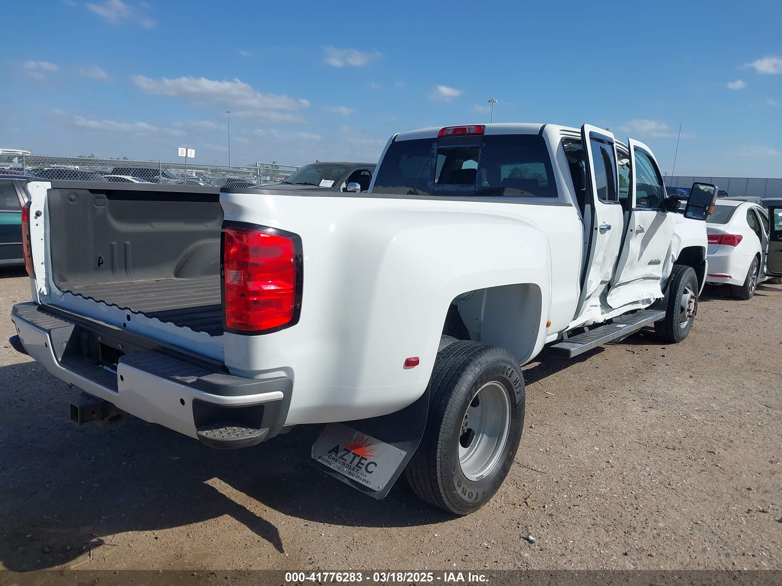 2017 Chevrolet Silverado VIN 1GC4K1EY3HF209869 IAAI salvage auction — Side, Salvage (California), sold $11,400 on 2025-12-04 (photo 4)
