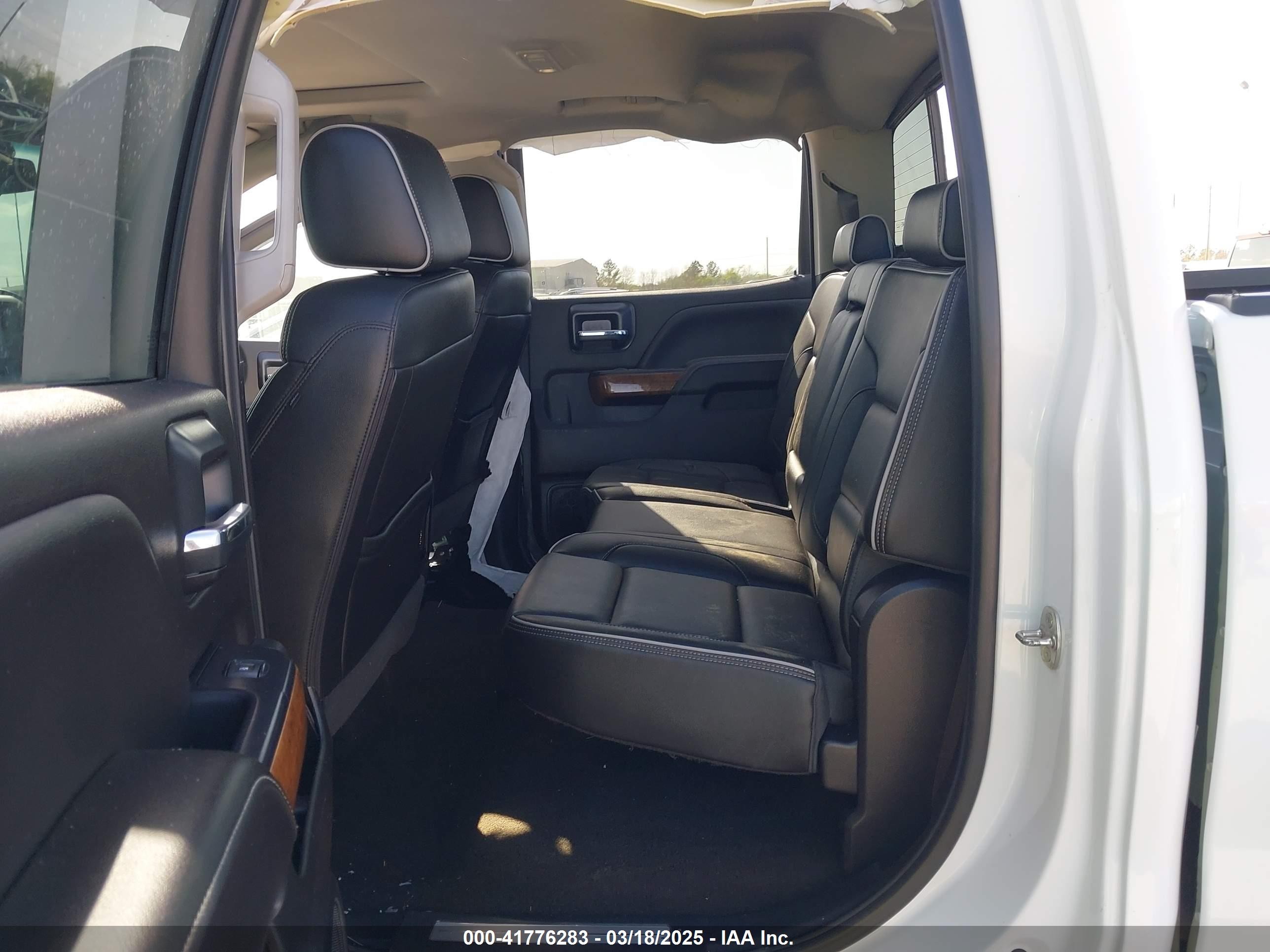 2017 Chevrolet Silverado VIN 1GC4K1EY3HF209869 IAAI salvage auction — Side, Salvage (California), sold $11,400 on 2025-12-04 (photo 7)