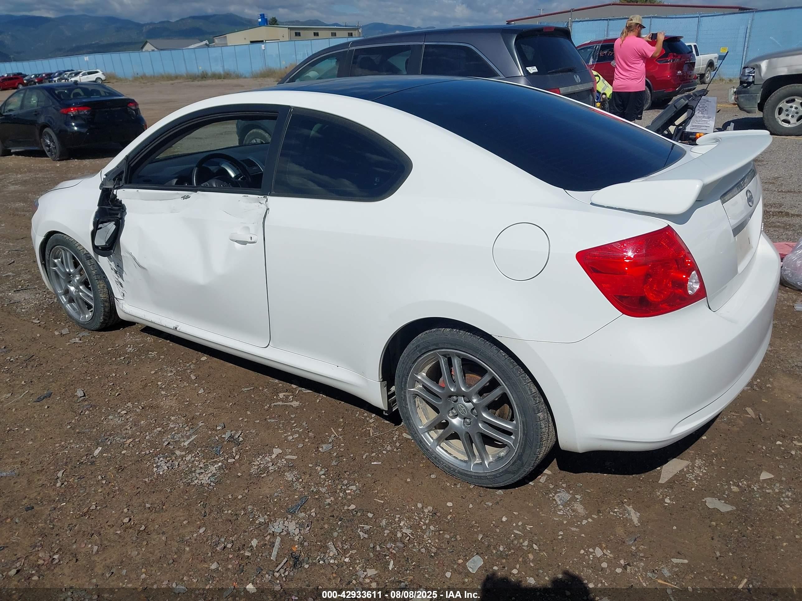 2007 Scion tC VIN JTKDE167570152260 IAAI salvage auction — Side, Clear (Montana), sold $425 on 2026-09-11 (photo 3)
