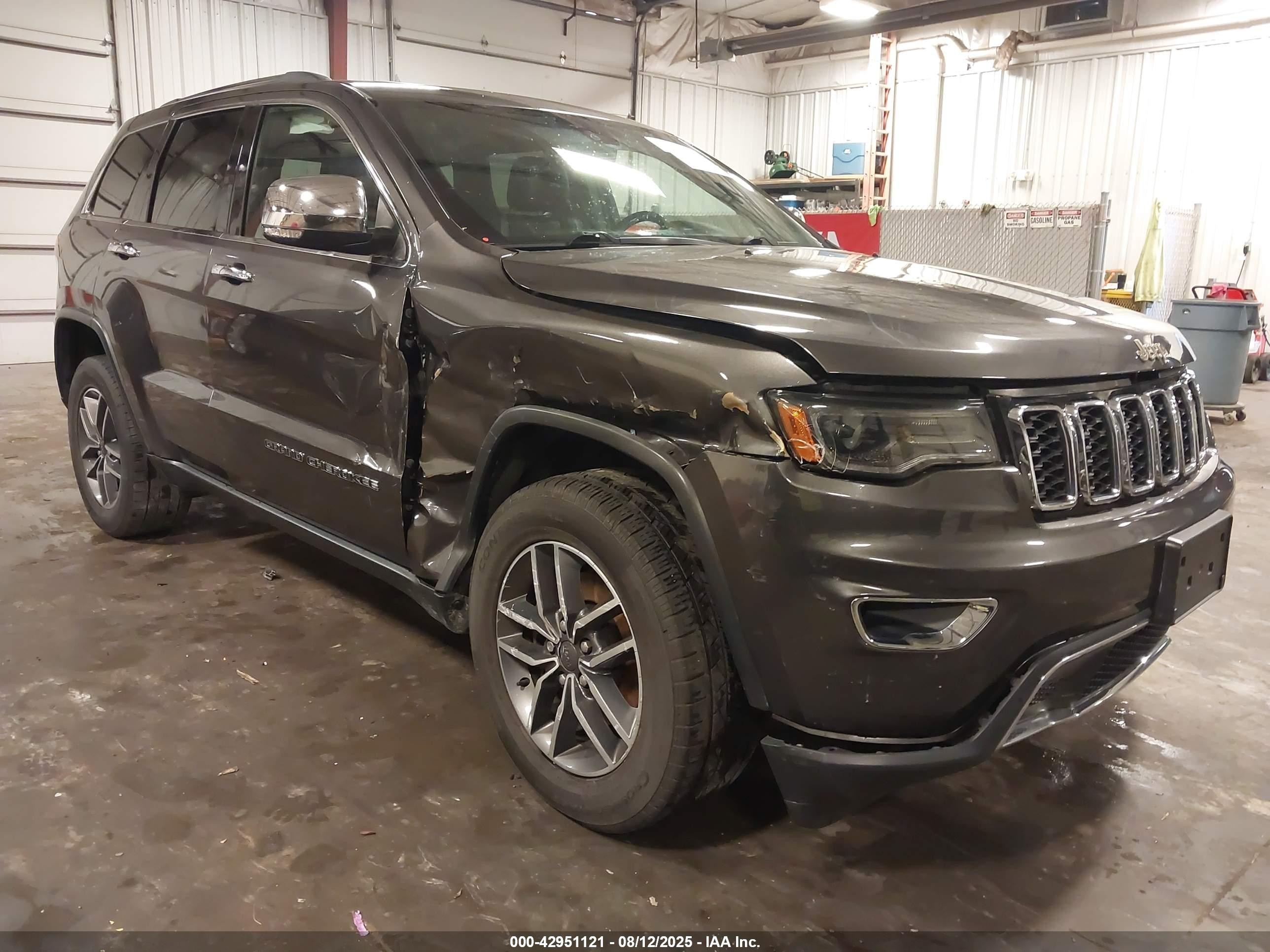 2019 Jeep Grand Cherokee VIN 1C4RJFBG5KC772996 — IAAI salvage auction photo