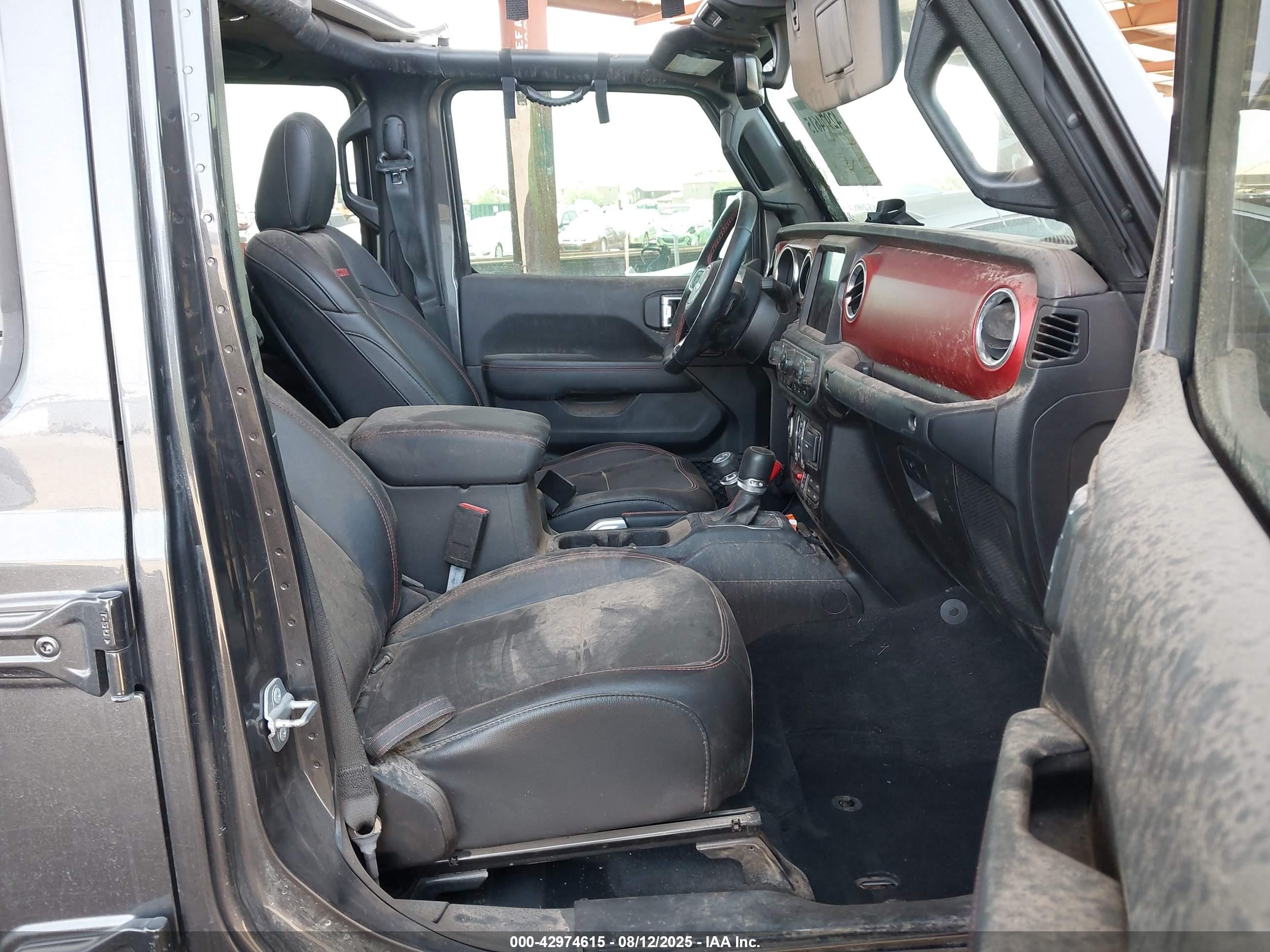 2021 Jeep Gladiator VIN 1C6JJTBM0ML523517 IAAI salvage auction — Theft, Clear - Dealer Only (California), sold $13,150 on 2026-08-25 (photo 5)