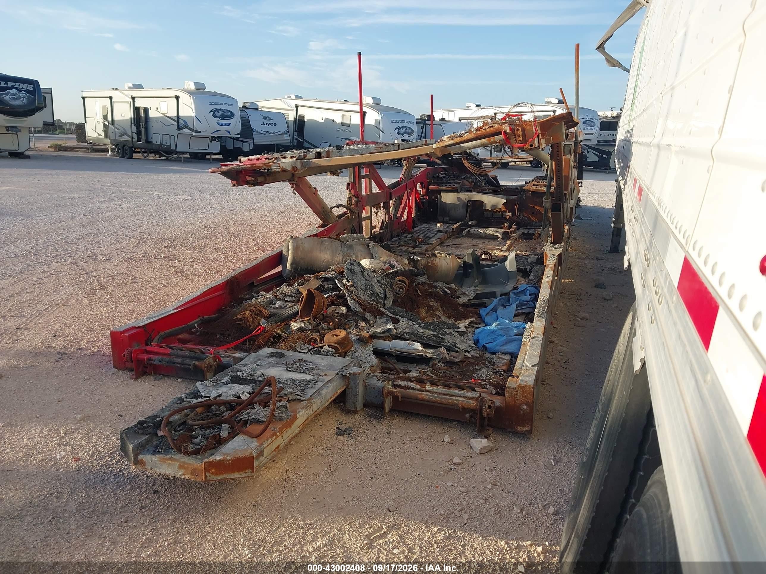 2018 Cottrell Inc Cottrell Inc VIN 5E0AA1440JG069901 IAAI salvage auction — Burn, Non-Repairable (Texas), sold $50 on 2026-10-15 (photo 4)