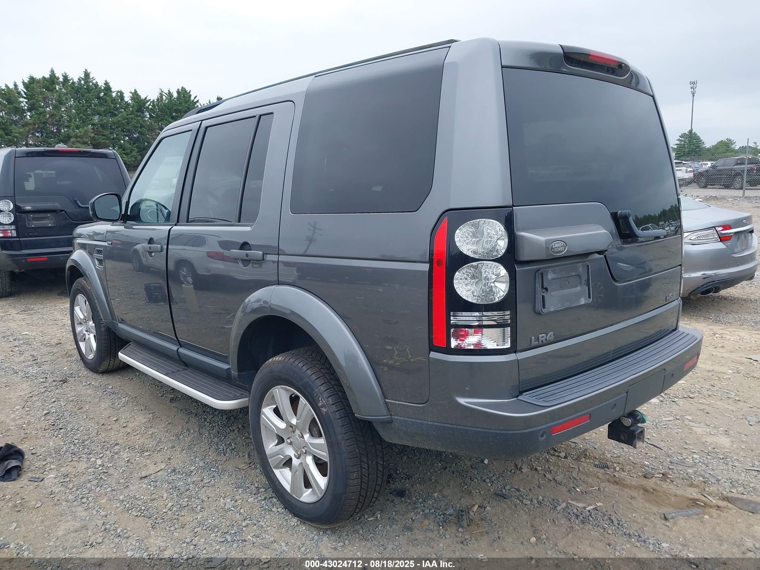 2016 Land Rover LR4 VIN SALAG2V68GA788726 IAAI salvage auction — Mechanical, Clear (Virginia), sold $2,600 on 2025-10-06 (photo 3)