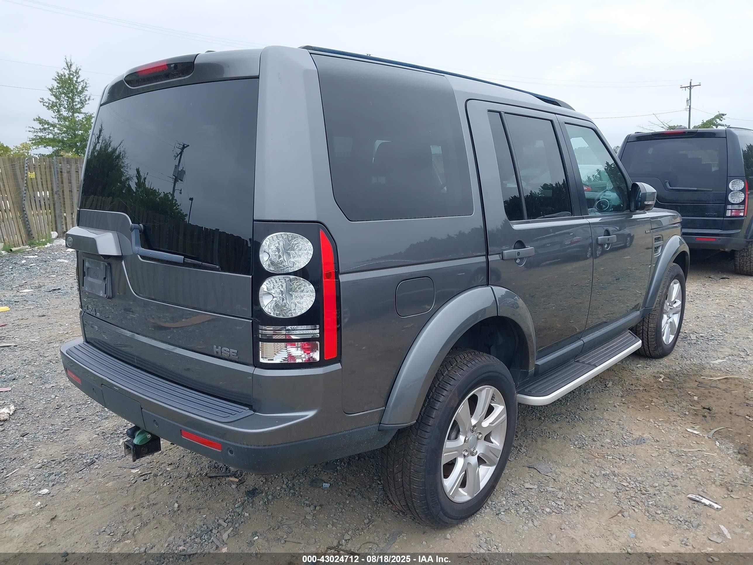 2016 Land Rover LR4 VIN SALAG2V68GA788726 IAAI salvage auction — Mechanical, Clear (Virginia), sold $2,600 on 2025-10-06 (photo 4)