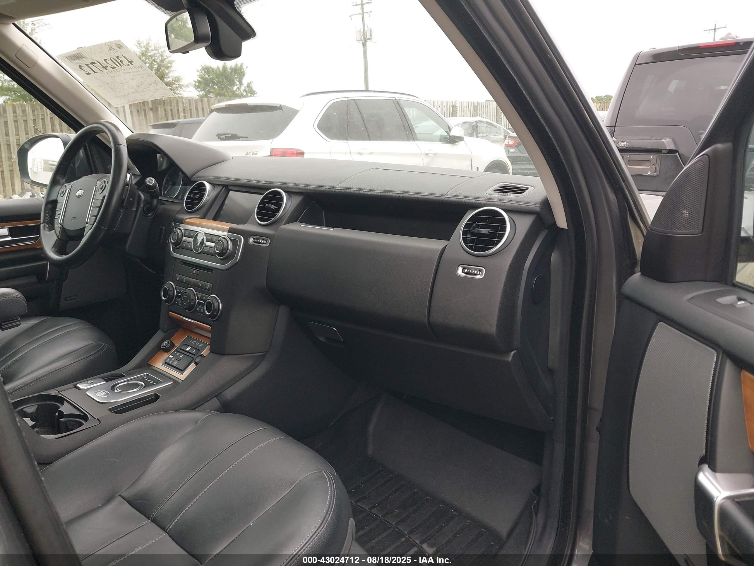 2016 Land Rover LR4 VIN SALAG2V68GA788726 IAAI salvage auction — Mechanical, Clear (Virginia), sold $2,600 on 2025-10-06 (photo 5)