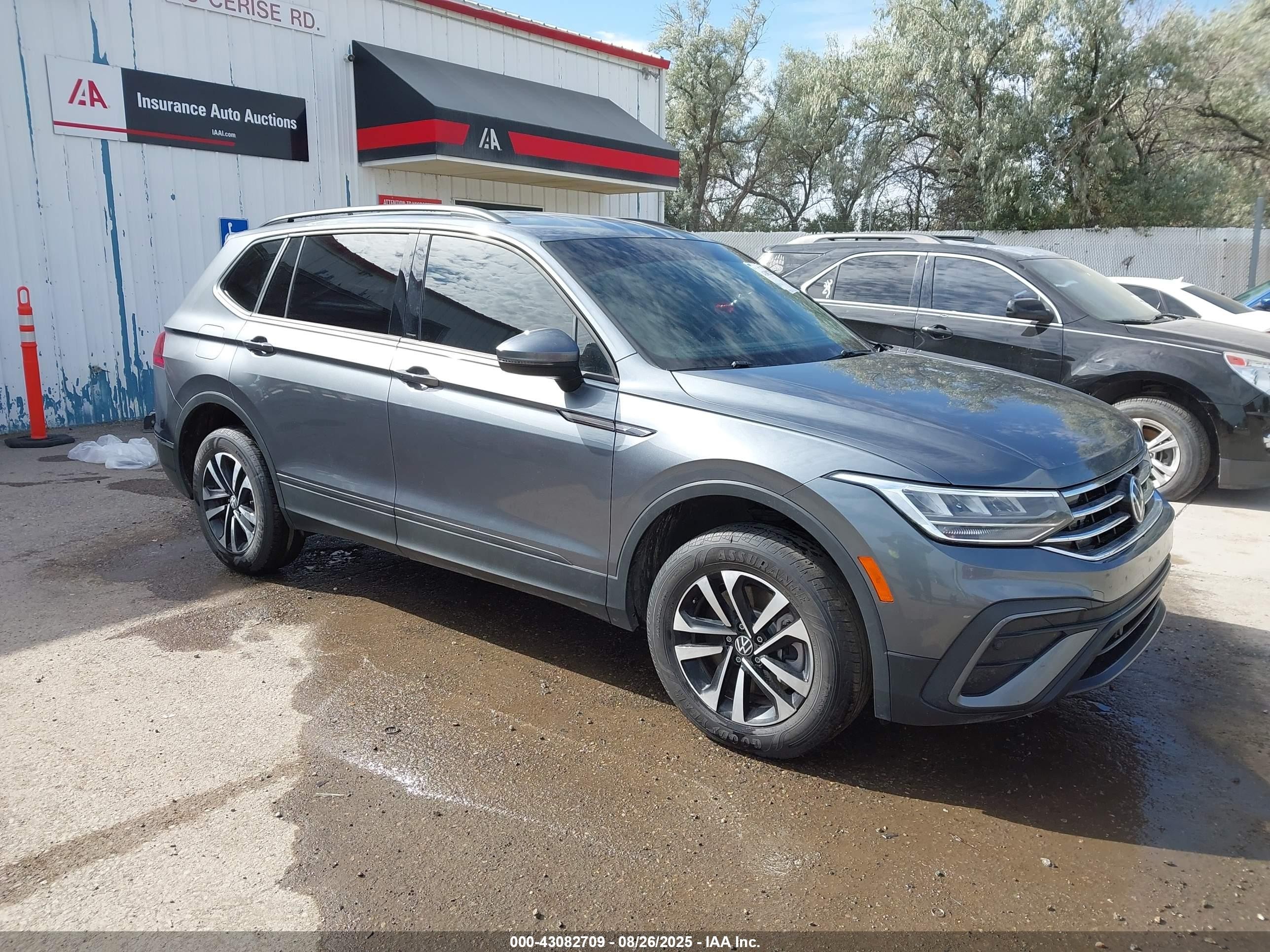 2023 Volkswagen Tiguan VIN 3VVFB7AX8PM078902 IAAI salvage auction — Side, Salvage (Oklahoma), sold $6,100 on 2026-03-18 (photo 1)