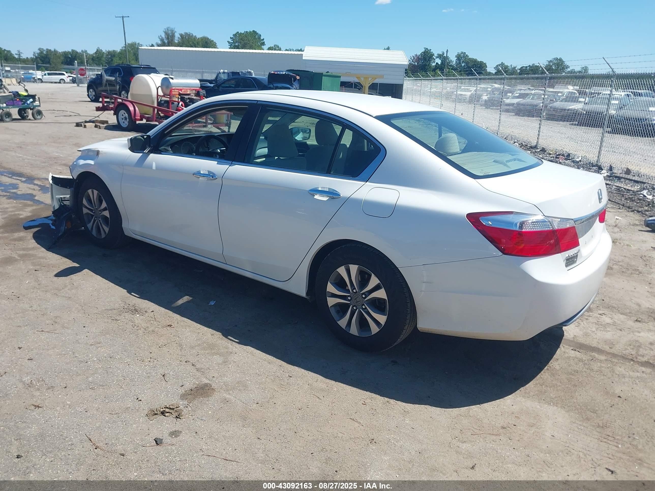 2013 Honda Accord VIN 1HGCR2F35DA245927 IAAI salvage auction — Front End, Clear (Virginia), sold $3,600 on 2025-10-17 (photo 3)