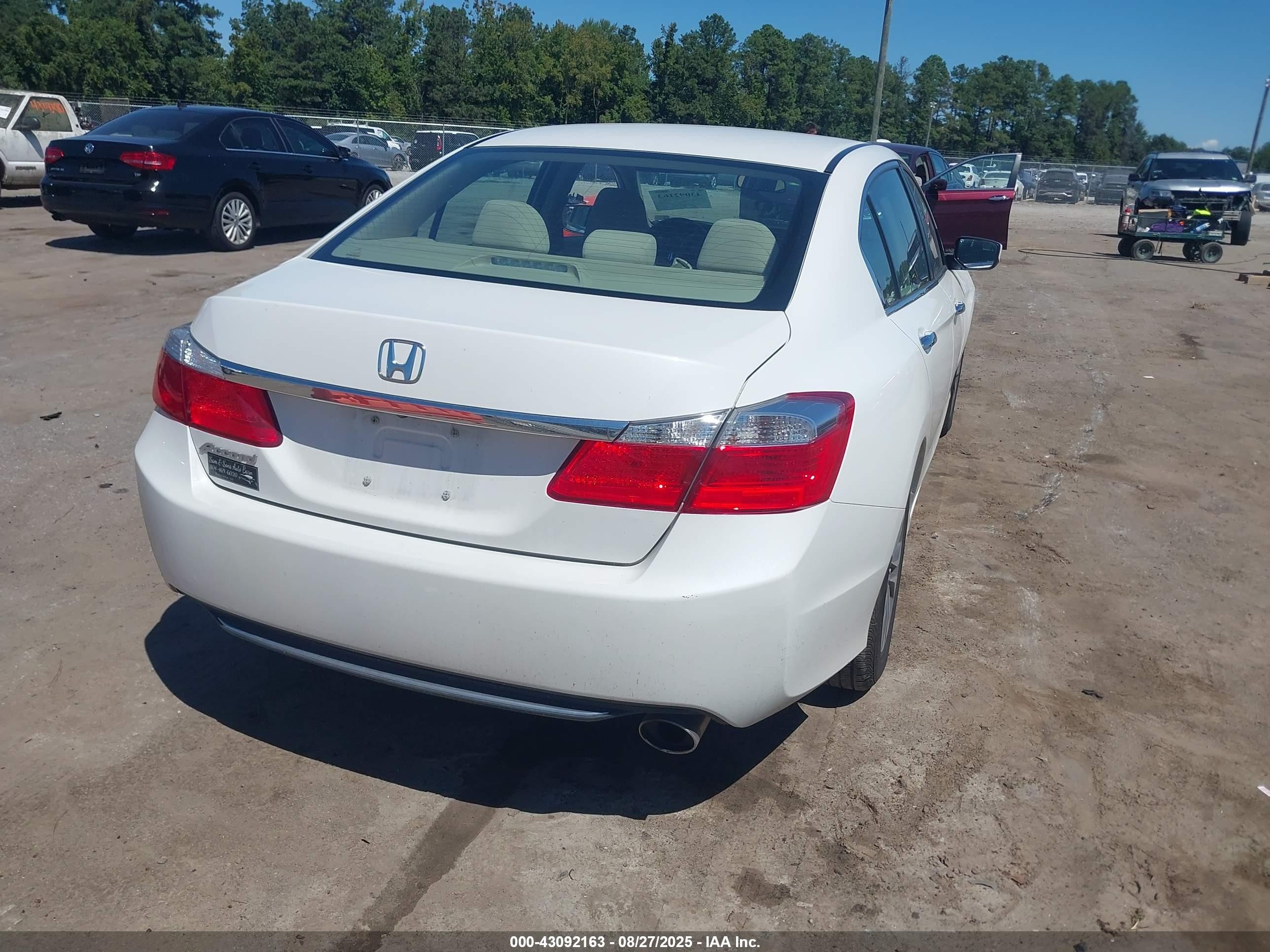 2013 Honda Accord VIN 1HGCR2F35DA245927 IAAI salvage auction — Front End, Clear (Virginia), sold $3,600 on 2025-10-17 (photo 4)