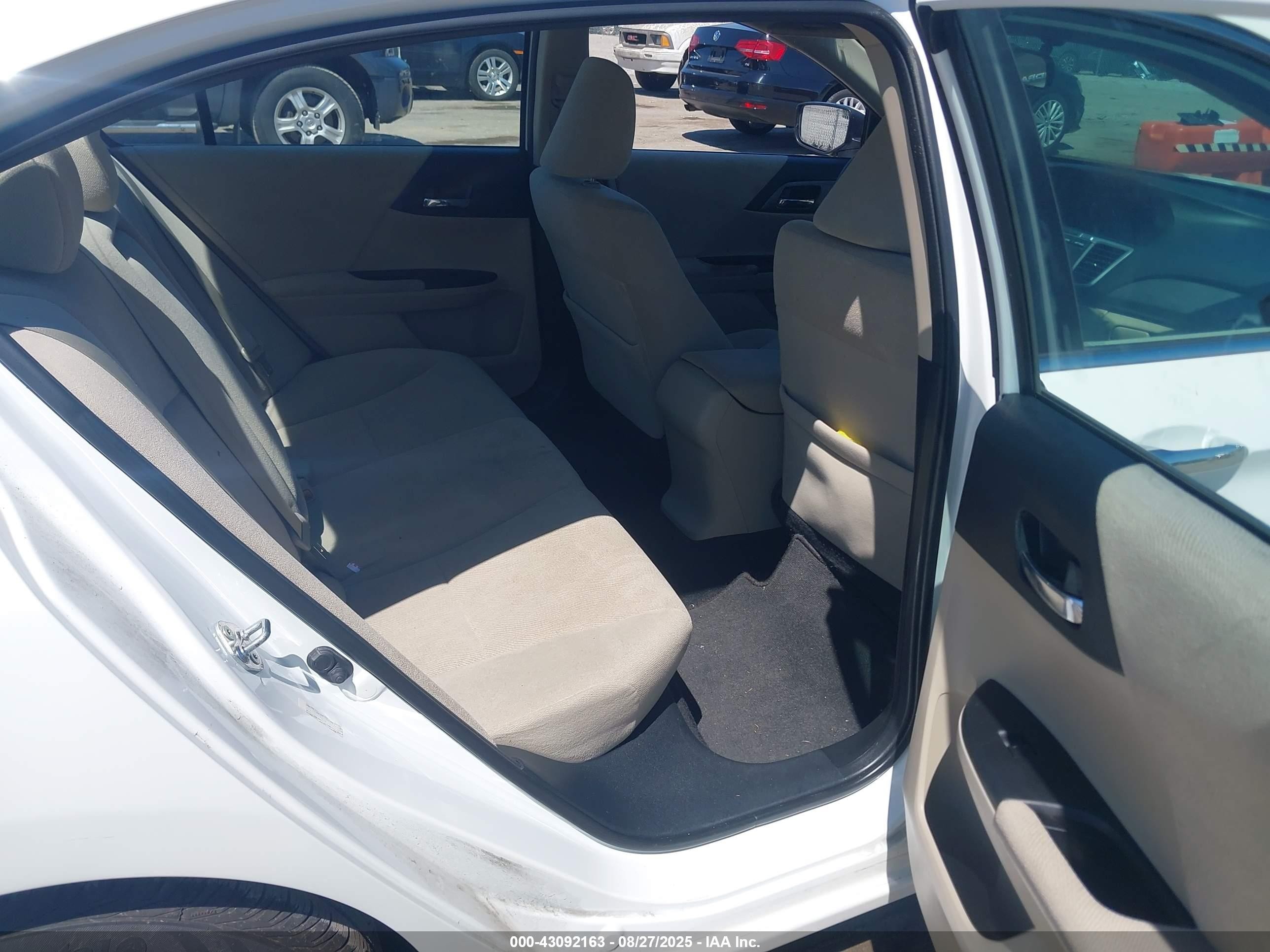 2013 Honda Accord VIN 1HGCR2F35DA245927 IAAI salvage auction — Front End, Clear (Virginia), sold $3,600 on 2025-10-17 (photo 8)