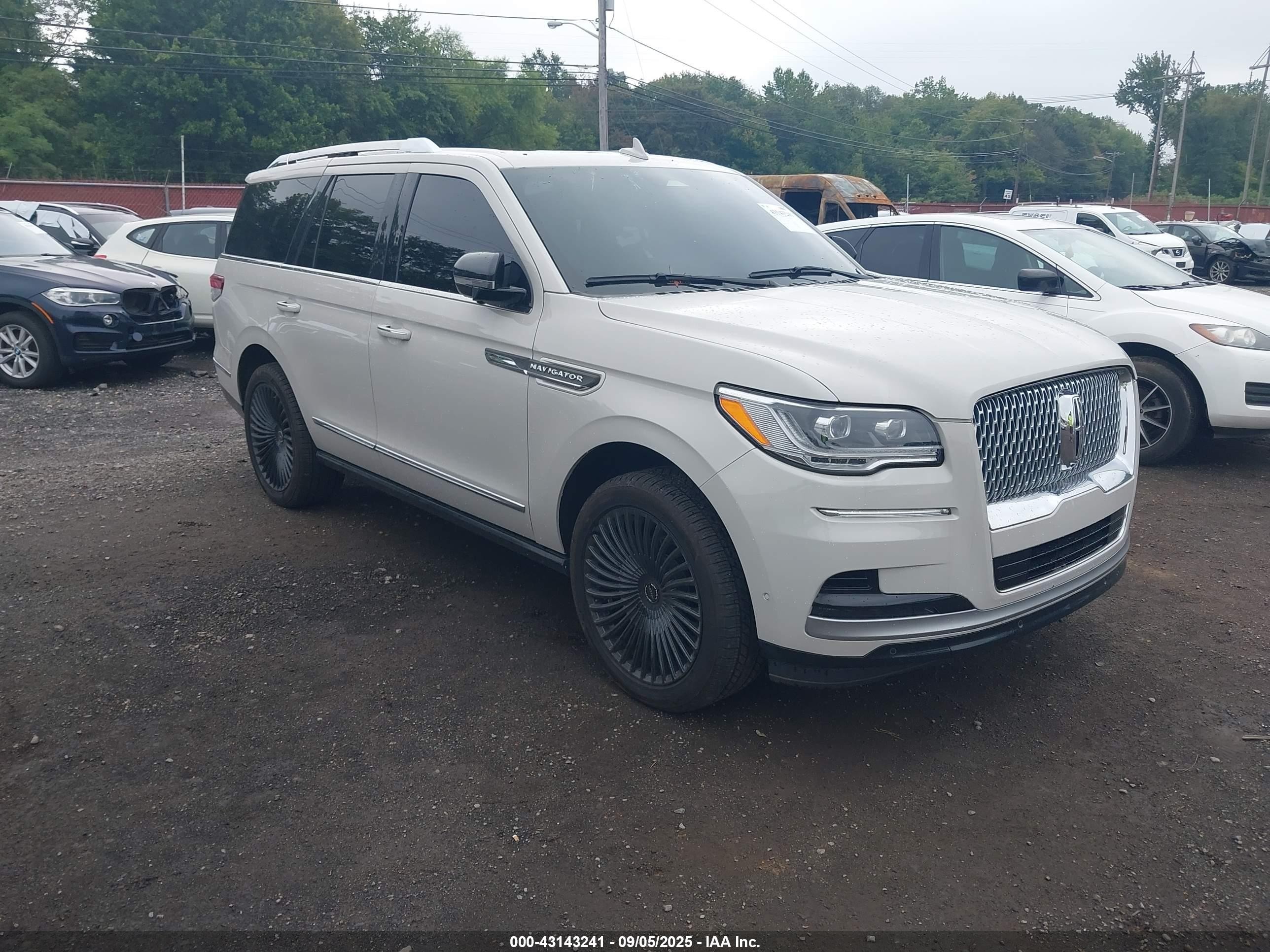 2022 Lincoln Navigator VIN 5LMJJ2LT2NEL02363 IAAI salvage auction — Top/Roof, Salvage (New Jersey), sold $19,600 on 2026-09-24 (photo 1)