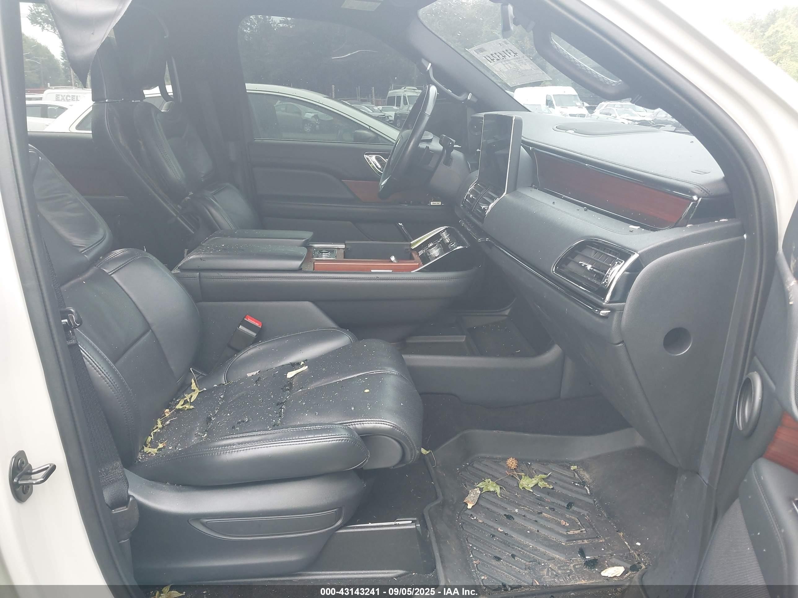 2022 Lincoln Navigator VIN 5LMJJ2LT2NEL02363 IAAI salvage auction — Top/Roof, Salvage (New Jersey), sold $19,600 on 2026-09-24 (photo 5)