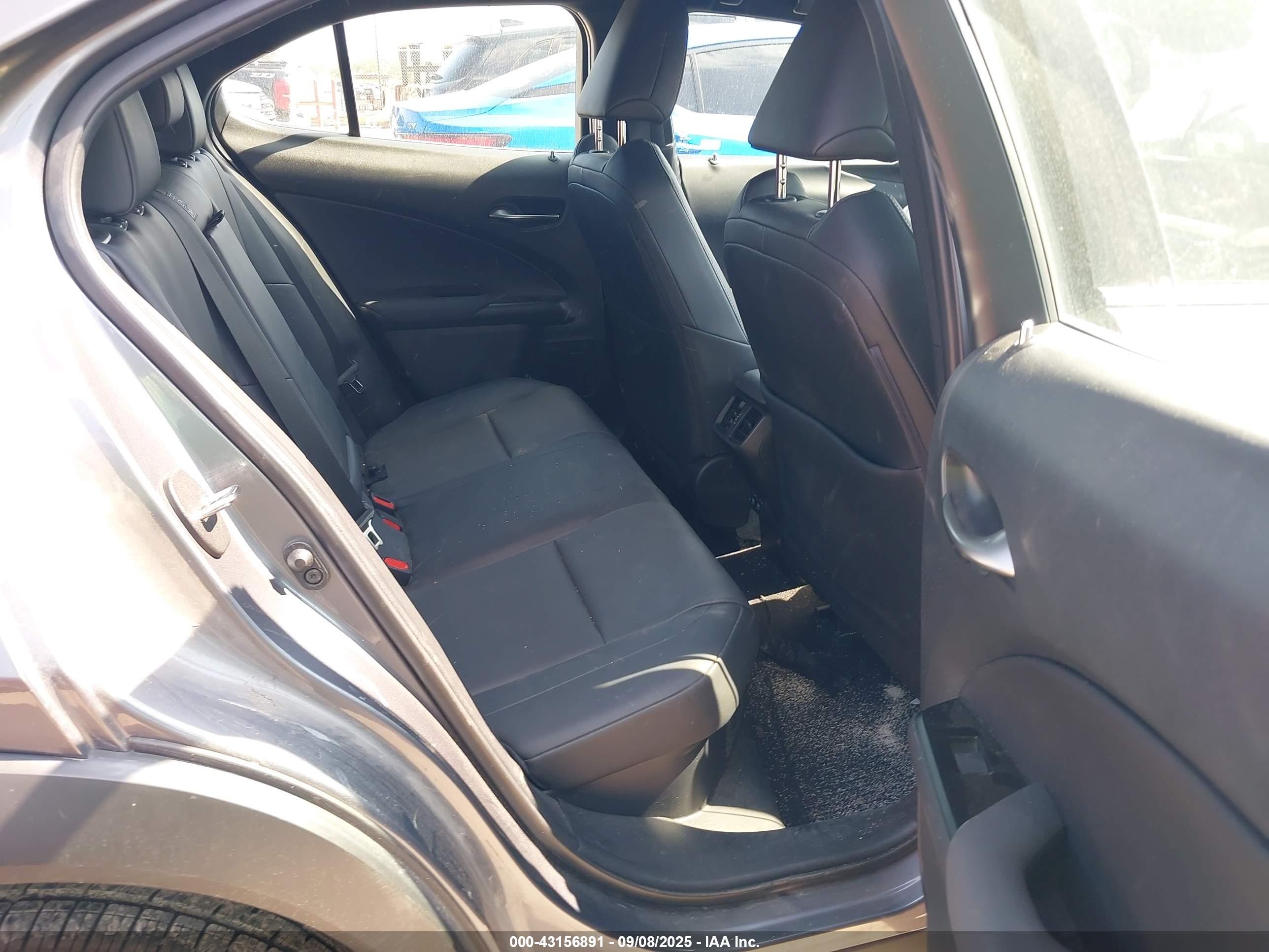 2019 Lexus Ux VIN JTHU9JBH1K2019419 IAAI salvage auction — Front End, Salvage (Texas), sold $5,400 on 2025-10-24 (photo 8)