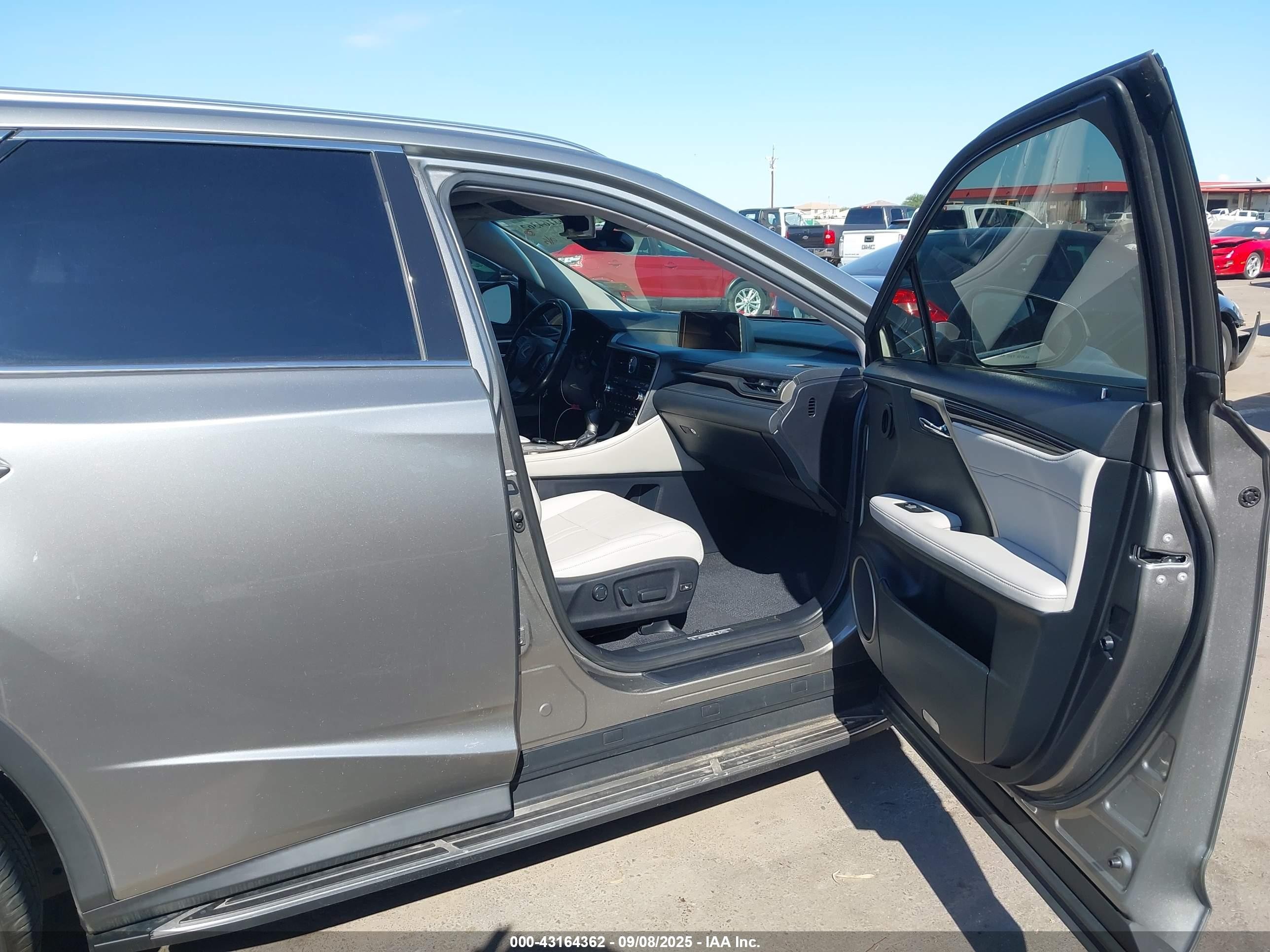 2019 Lexus RX 350L VIN JTJGZKCA2K2011851 IAAI salvage auction — Unknown, Salvage (Arizona), sold $10,100 on 2026-07-11 (photo 5)