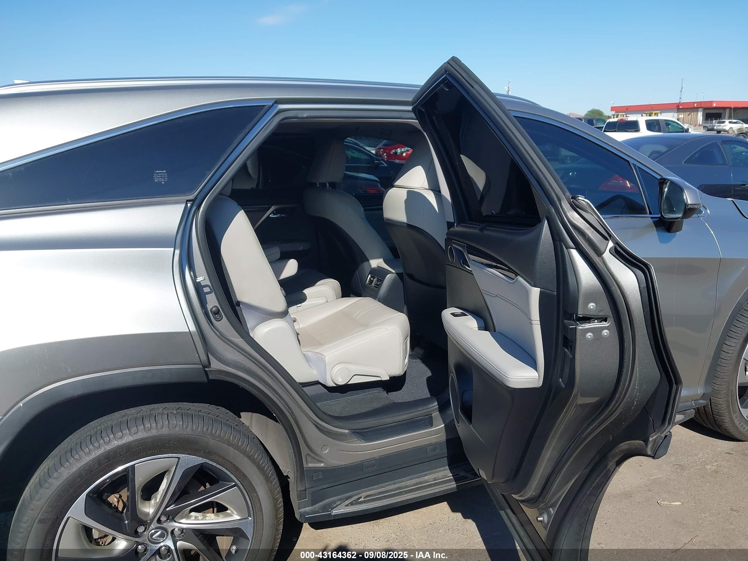 2019 Lexus RX 350L VIN JTJGZKCA2K2011851 IAAI salvage auction — Unknown, Salvage (Arizona), sold $10,100 on 2026-07-11 (photo 8)