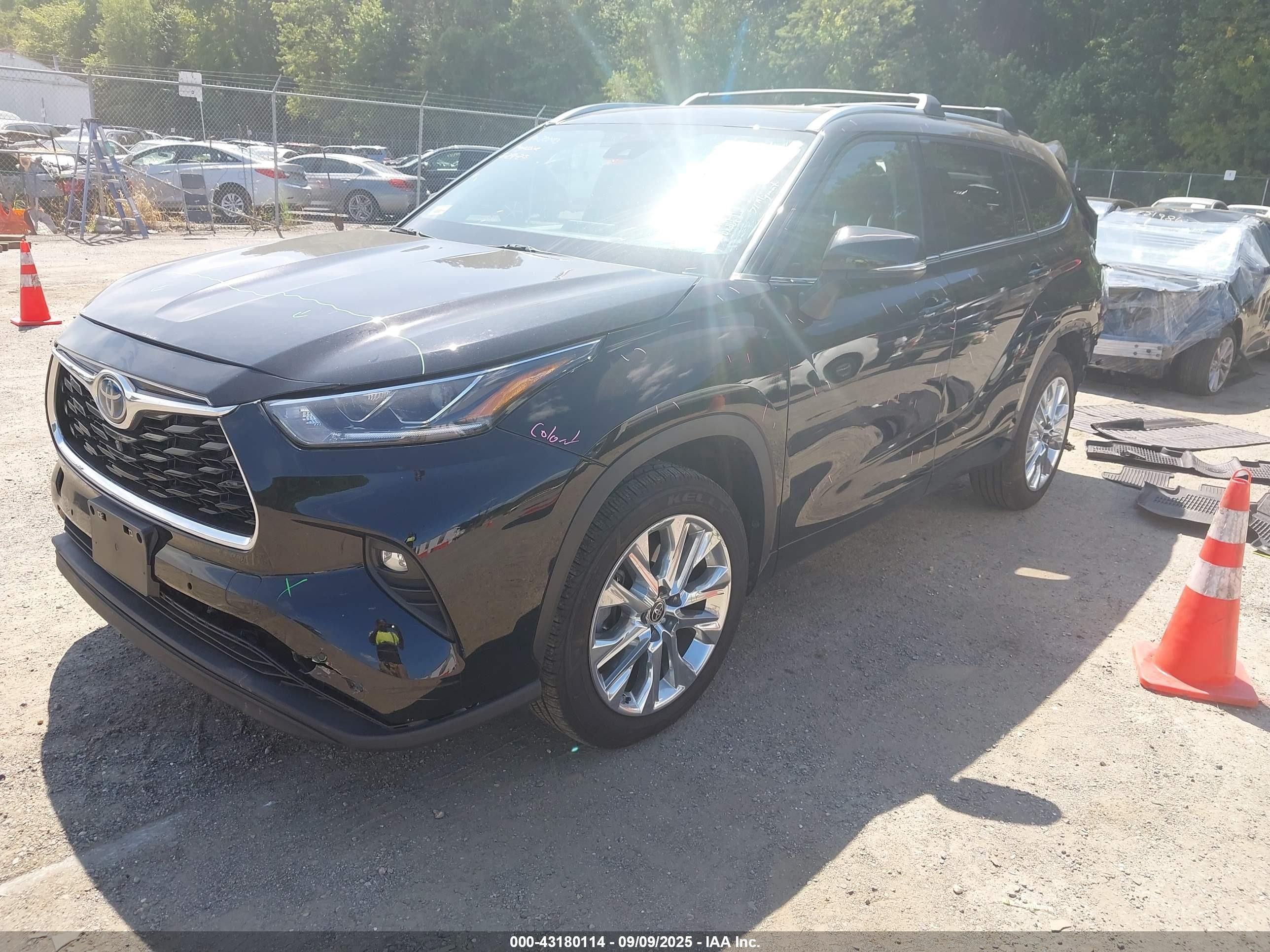 2023 Toyota Highlander VIN 5TDYARAH2PS519034 IAAI salvage auction — Front & Rear, Salvage - Greater Than 75% (Maryland), sold $17,750 on 2025-10-21 (photo 2)
