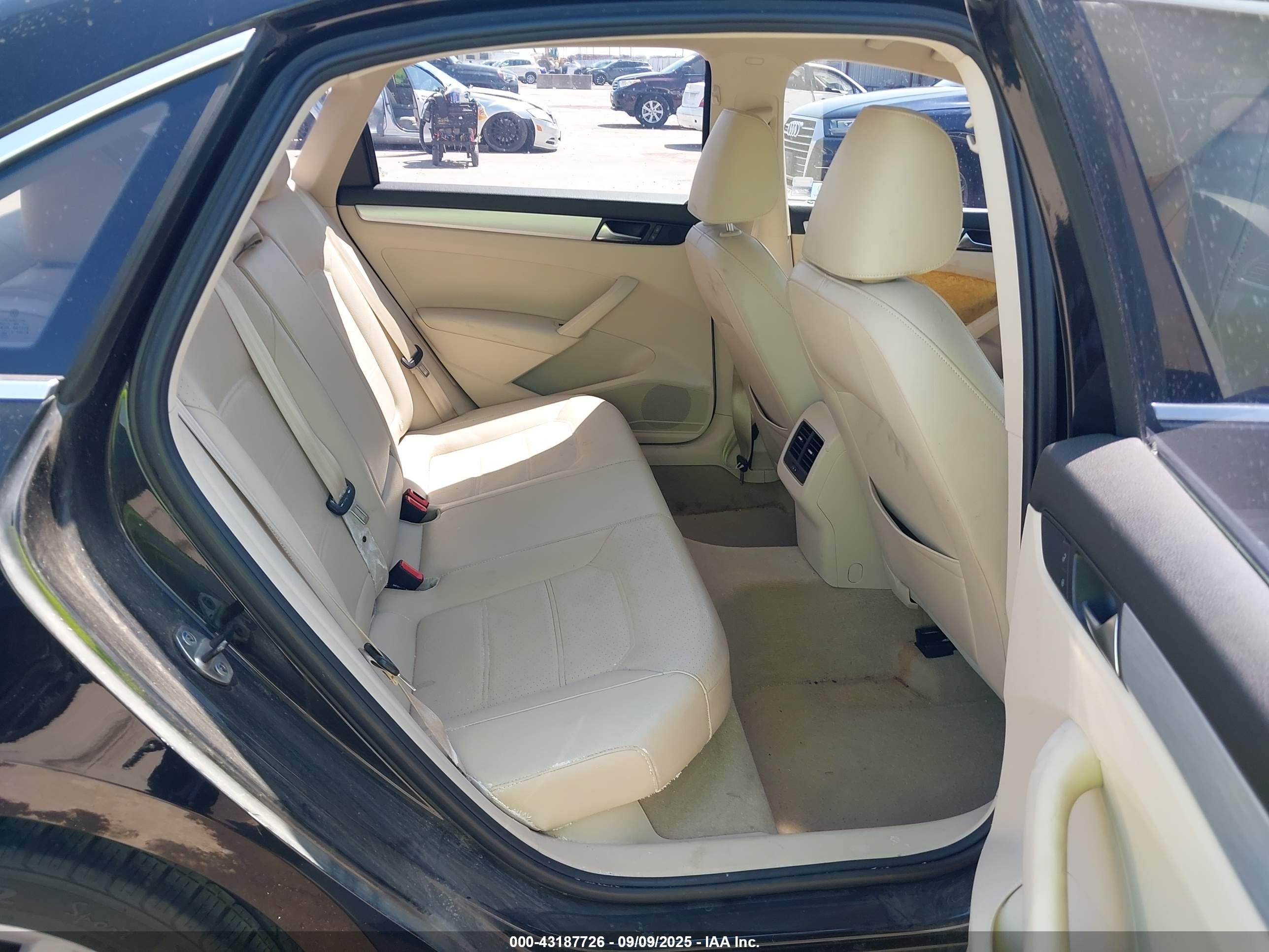 2013 Volkswagen Passat VIN 1VWBN7A33DC111610 IAAI salvage auction — Front End, Original (Texas), sold $1,450 on 2025-11-19 (photo 8)