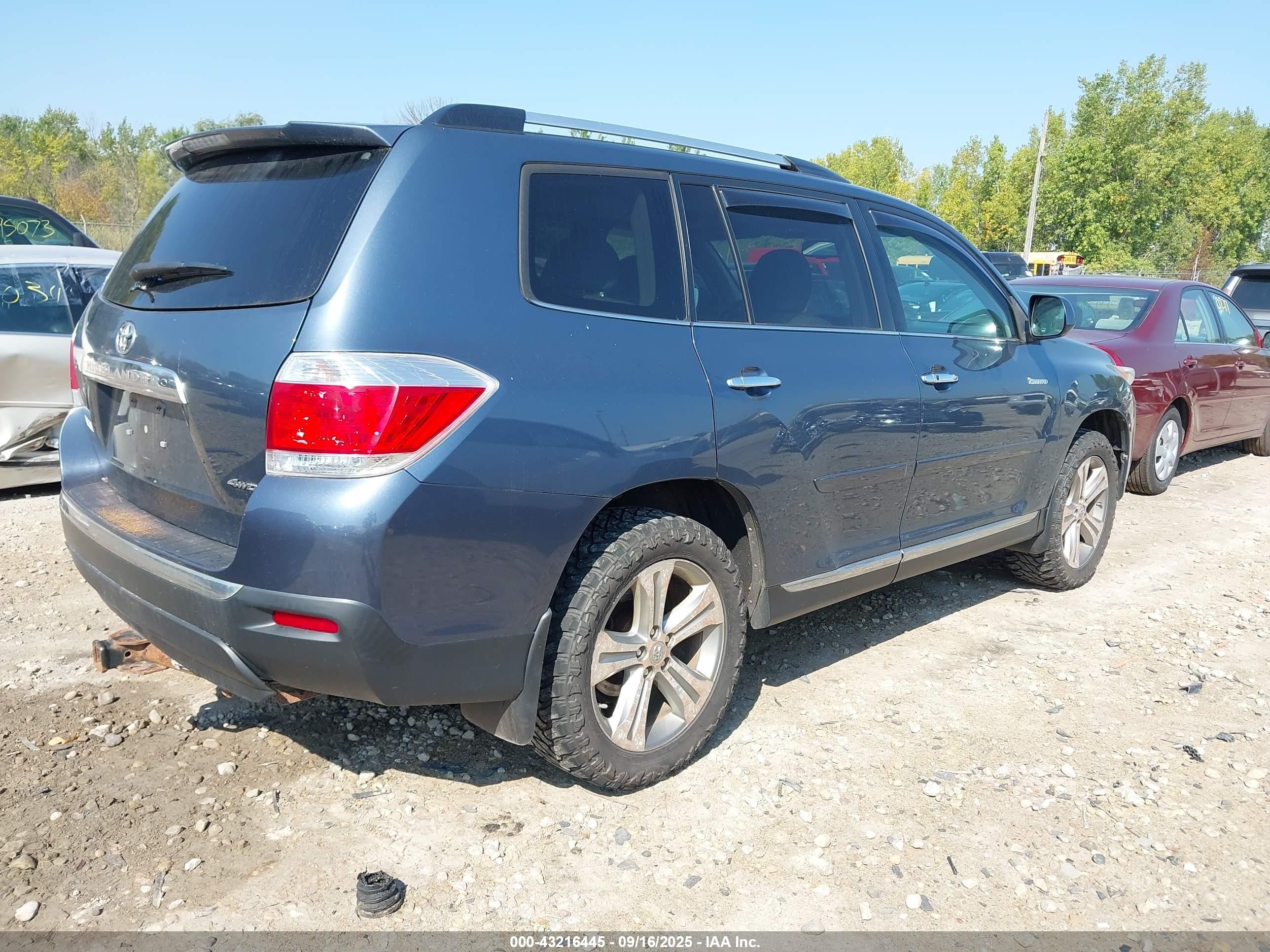 2013 Toyota Highlander VIN 5TDDK3EH0DS191689 IAAI salvage auction — Front End, Clear (Wisconsin), sold $4,950 on 2025-10-02 (photo 4)