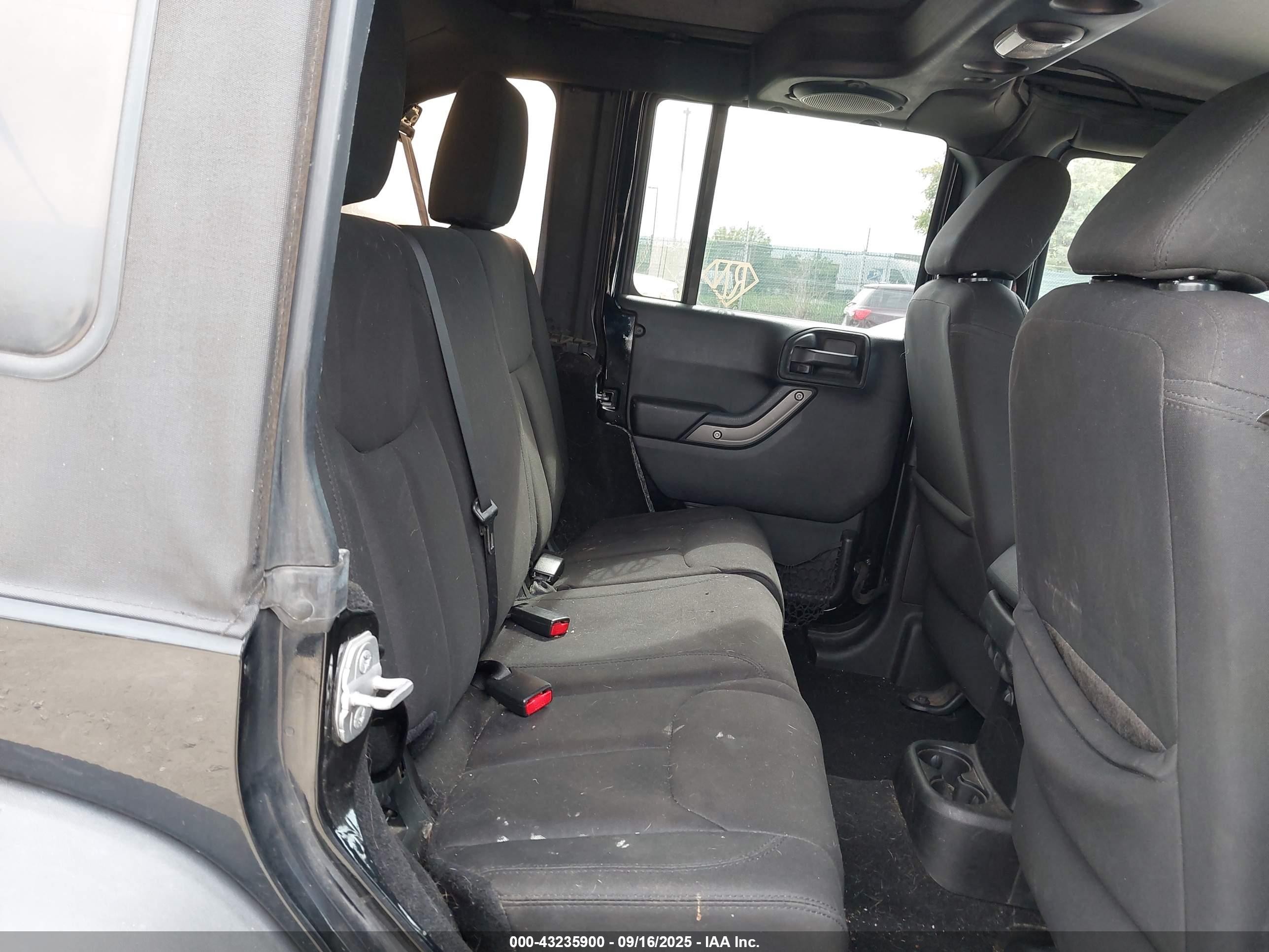 2014 Jeep Wrangler Unlimited VIN 1C4HJWDG2EL311591 IAAI salvage auction — Front End, Salvage (Pennsylvania), sold $4,350 on 2025-10-17 (photo 8)