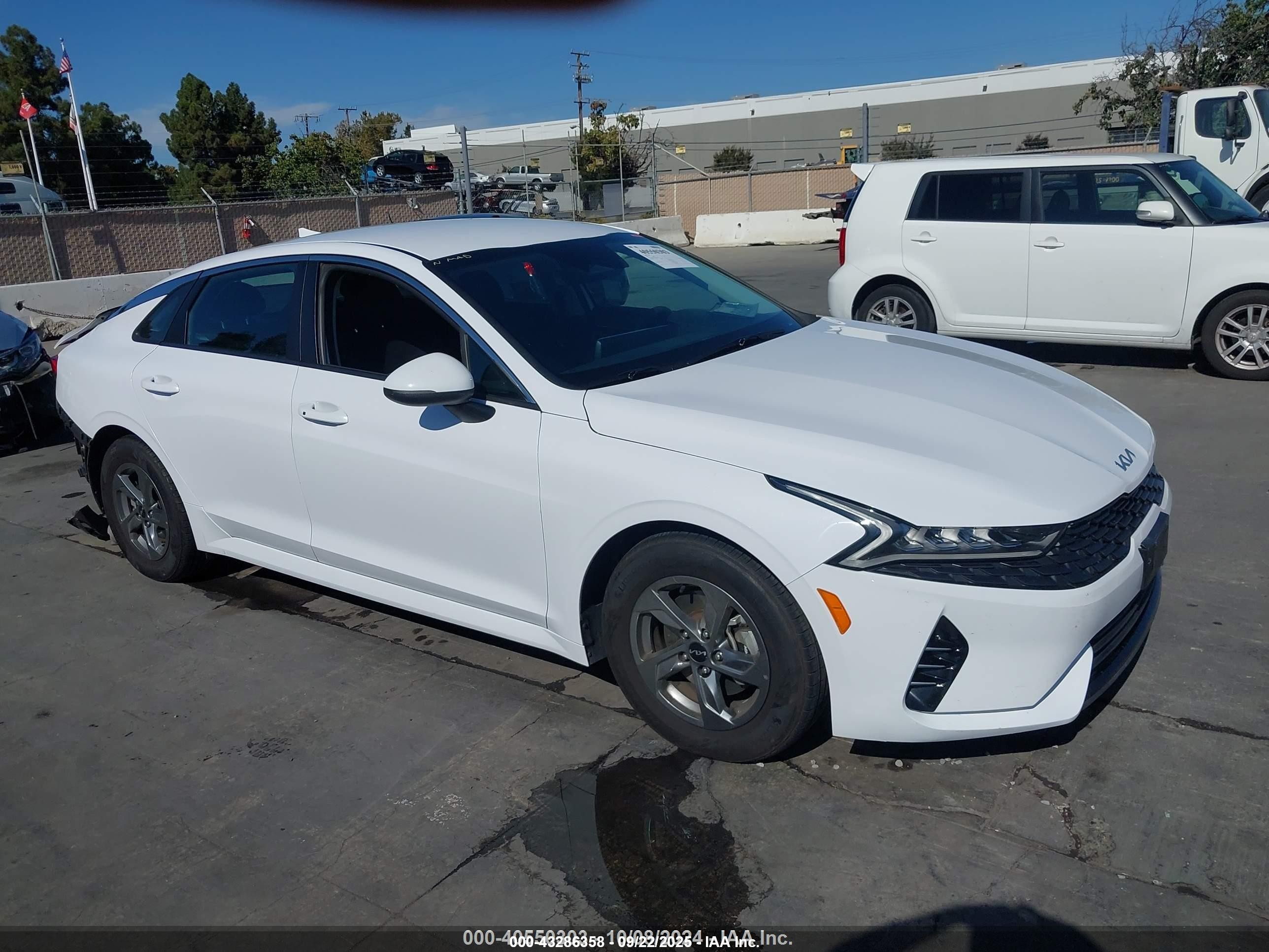 2022 Kia K5 VIN 5XXG14J24NG135538 IAAI salvage auction — Rear End, Clear (California), sold $5,100 on 2026-01-12 (photo 1)