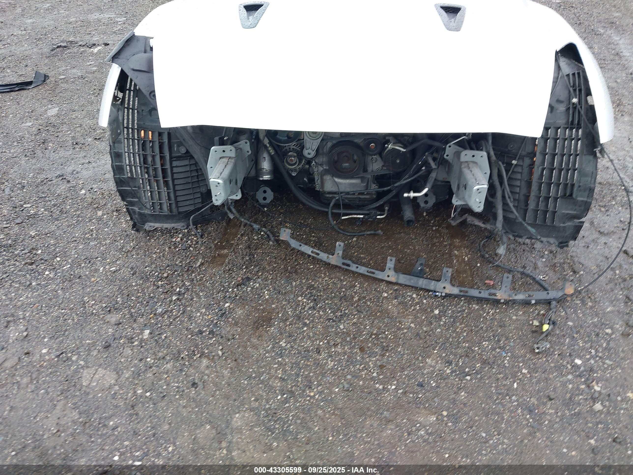 2012 Nissan Gt-r VIN JN1AR5EF3CM250952 IAAI salvage auction — Front & Rear, Salvage (New Jersey), sold $25,600 on 2025-10-31 (photo 6)