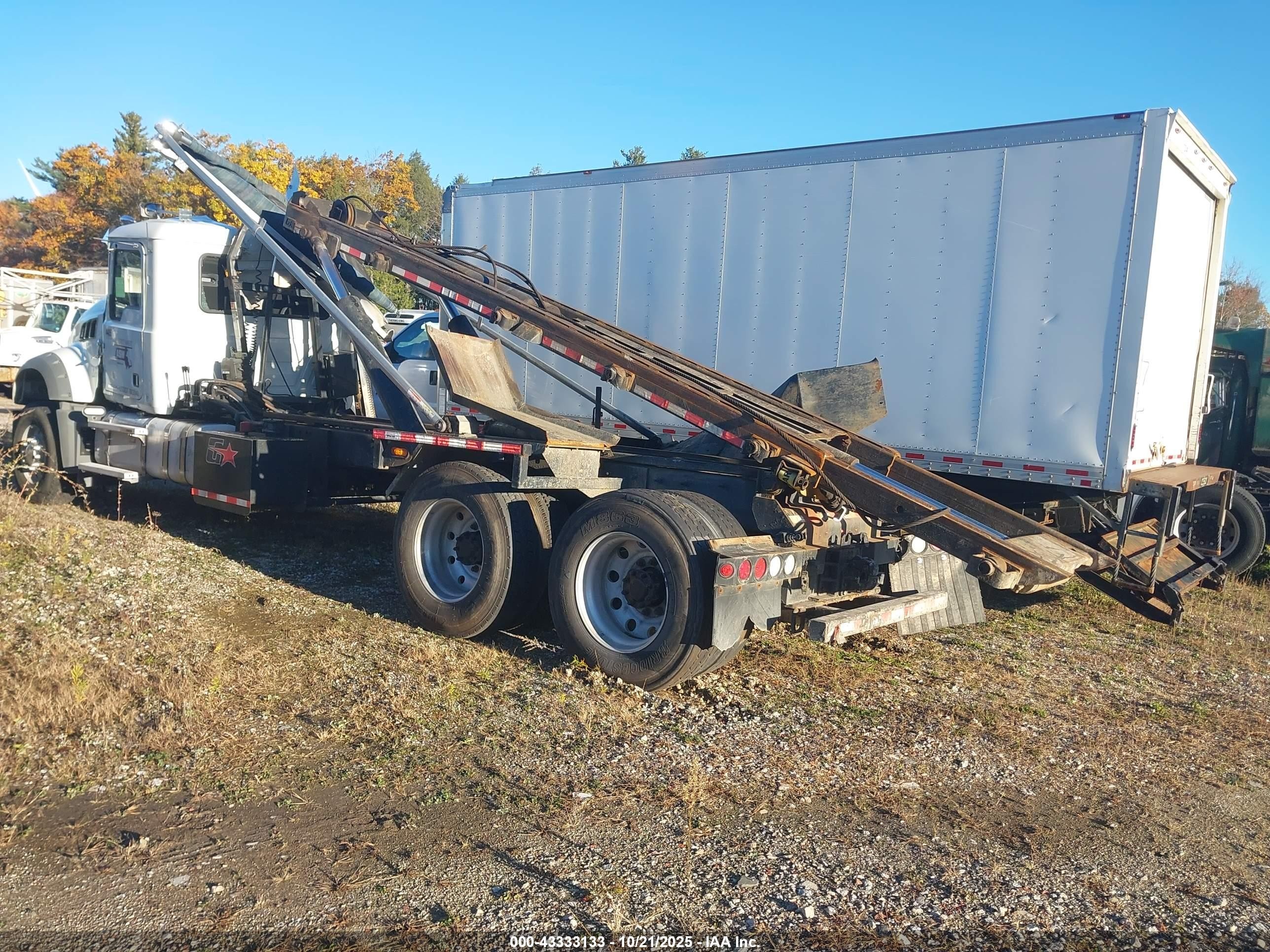 2023 Mack All other VIN 1M2GR4GC7PM027741 IAAI salvage auction — Side, Salvage (Massachusetts), sold $18,200 on 2026-05-01 (photo 3)