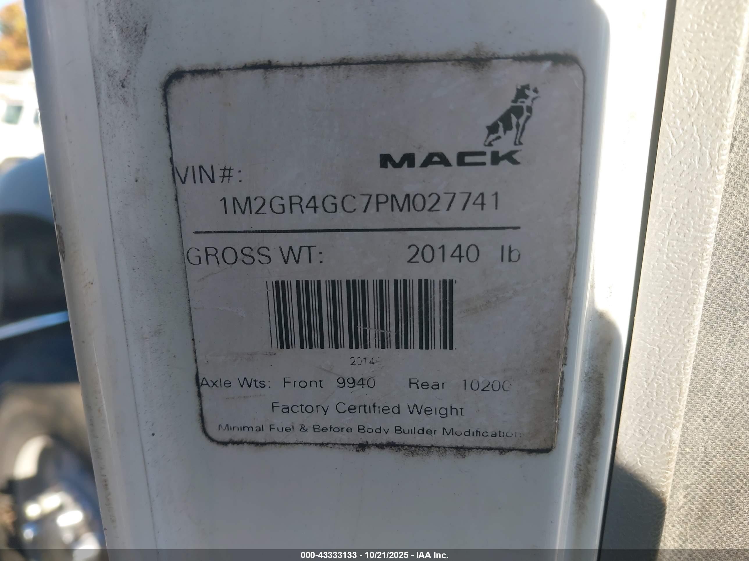 2023 Mack All other VIN 1M2GR4GC7PM027741 IAAI salvage auction — Side, Salvage (Massachusetts), sold $18,200 on 2026-05-01 (photo 8)