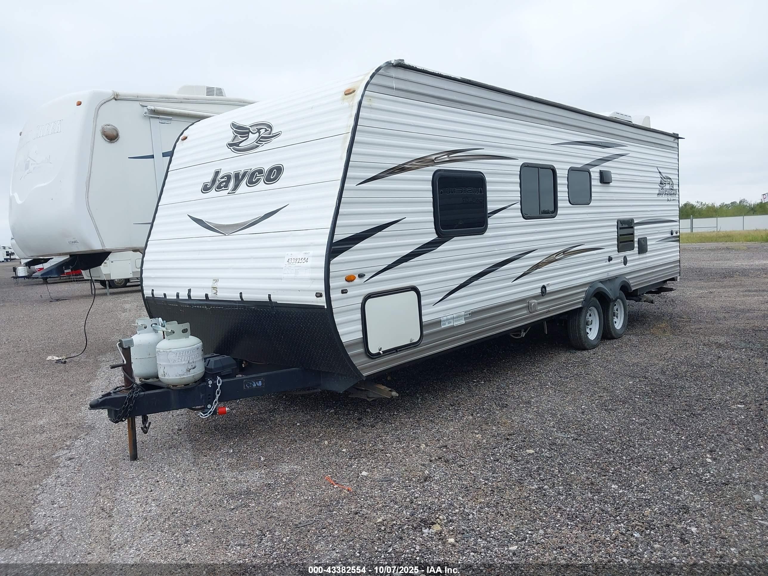 2018 VIN 1UJBJ0BN8J17V1518 IAAI salvage auction — Hail, Salvage (Kansas), sold $3,350 on 2026-09-04 (photo 2)