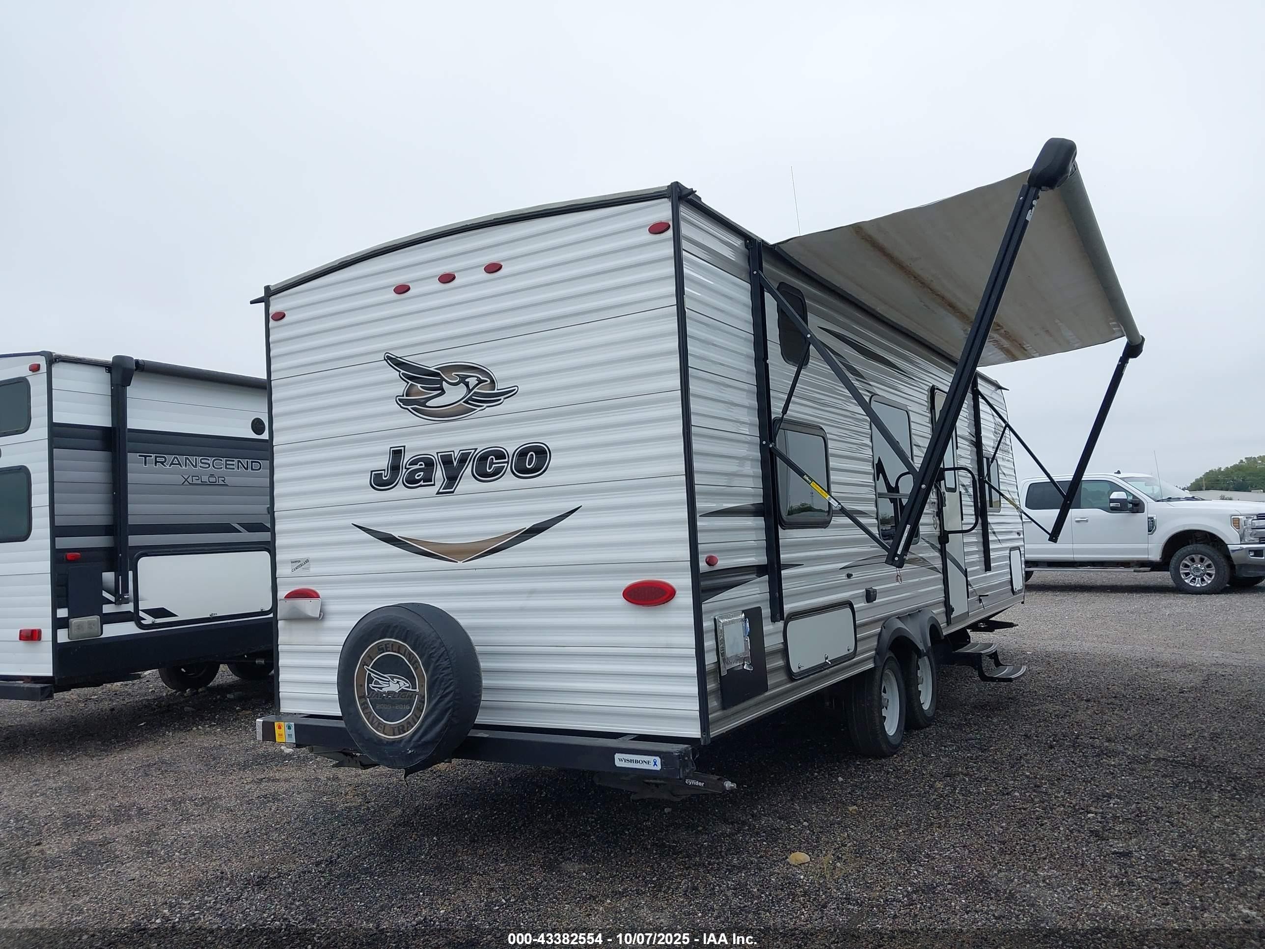 2018 VIN 1UJBJ0BN8J17V1518 IAAI salvage auction — Hail, Salvage (Kansas), sold $3,350 on 2026-09-04 (photo 4)