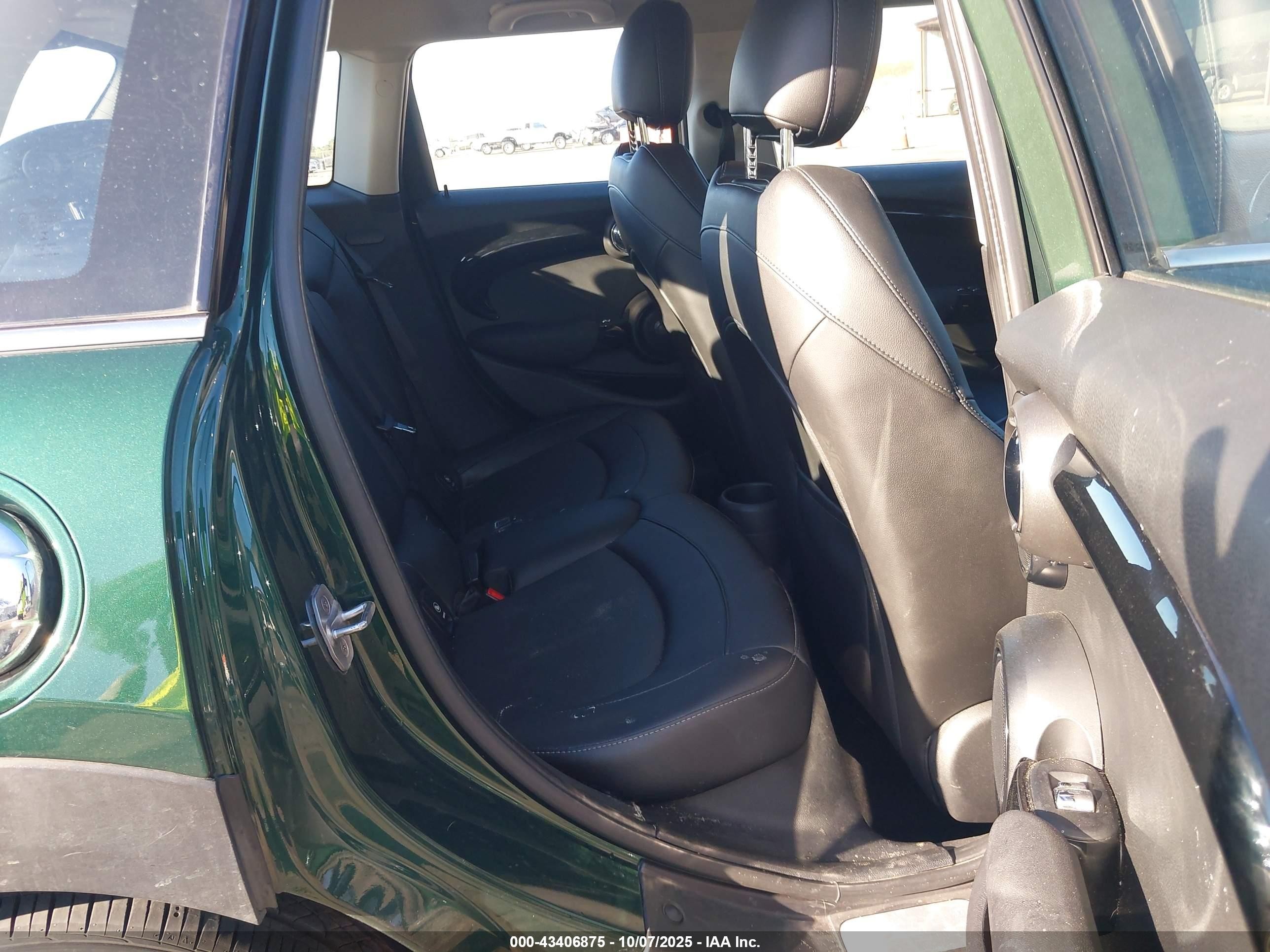 2018 Mini Cooper VIN WMWXU3C5XJ2F50808 IAAI salvage auction — Unknown, Salvage (California), sold $3,650 on 2025-11-19 (photo 8)