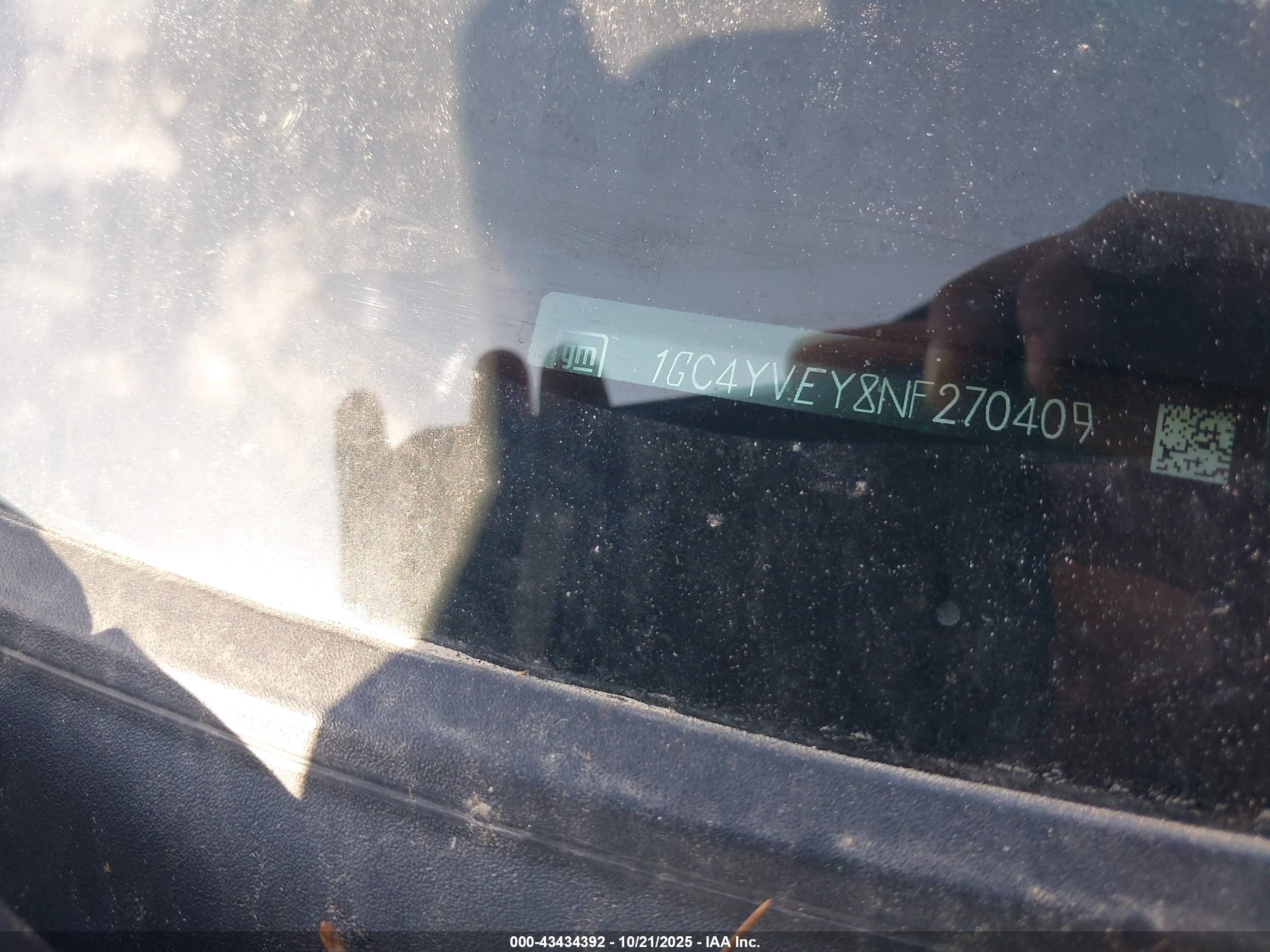 2022 Chevrolet VIN 1GC4YVEY8NF270409 IAAI salvage auction — Rollover, Salvage (Texas), sold $11,475 on 2026-01-07 (photo 9)