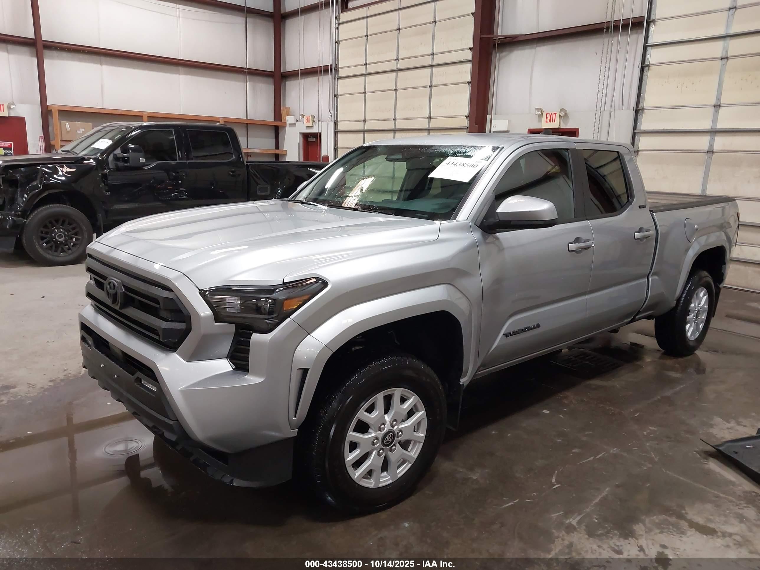 2024 Toyota Tacoma VIN 3TMLB5JN0RM077265 IAAI salvage auction — Rear End, Salvage Title, sold $26,050 on 2026-07-10 (photo 2)