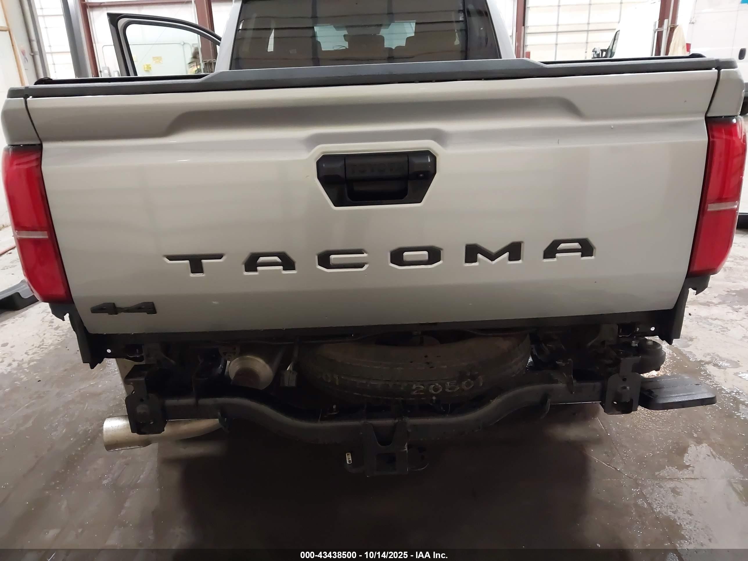 2024 Toyota Tacoma VIN 3TMLB5JN0RM077265 IAAI salvage auction — Rear End, Salvage Title, sold $26,050 on 2026-07-10 (photo 6)