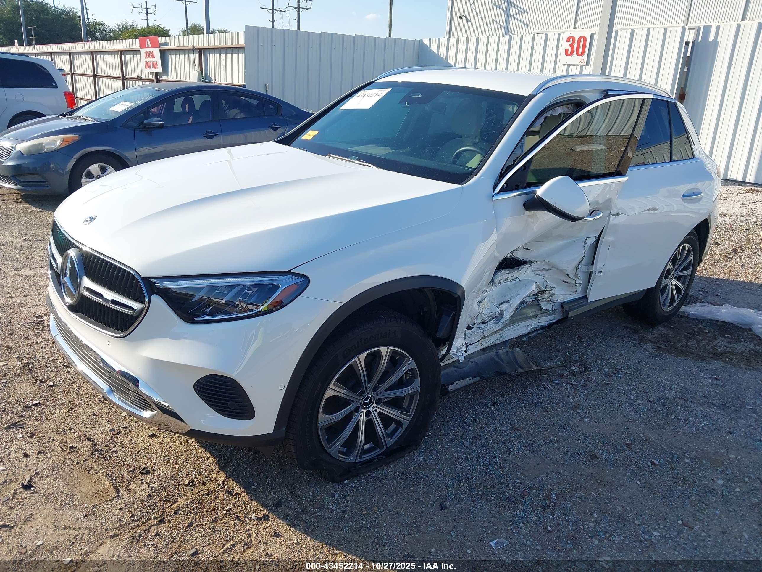 2025 Mercedes-Benz GLC-Class VIN W1NKM4GB1SF296490 IAAI salvage auction — Side, Original (Texas), sold $15,050 on 2025-12-24 (photo 2)