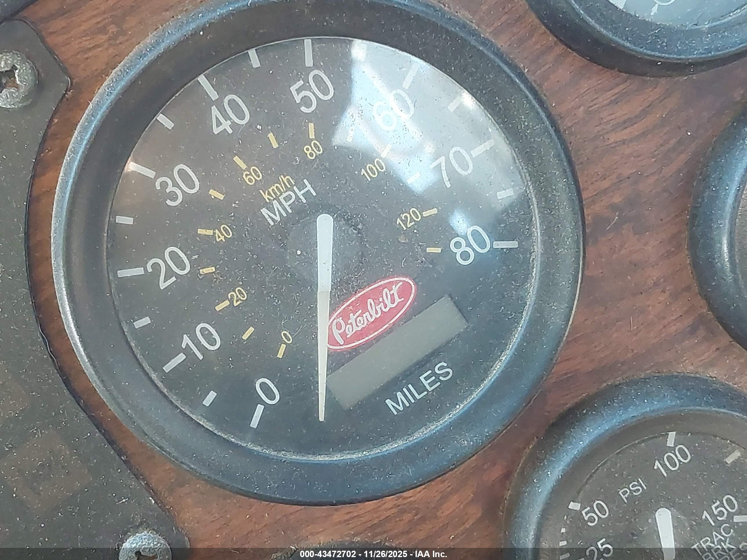 2006 Peterbilt 320 VIN 1NPZL00X06D717083 IAAI salvage auction — Normal Wear, Clear (Hawaii), sold $25 on 2026-09-01 (photo 5)