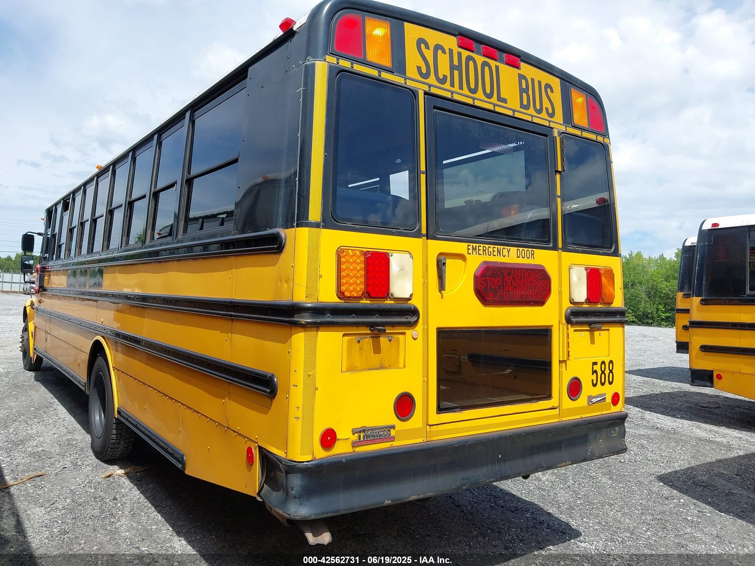 2009 Thomas Bus VIN 4UZABRDJ09CAE9419 IAAI salvage auction — Normal Wear, Clear (Georgia), sold $1,700 on 2026-09-23 (photo 3)