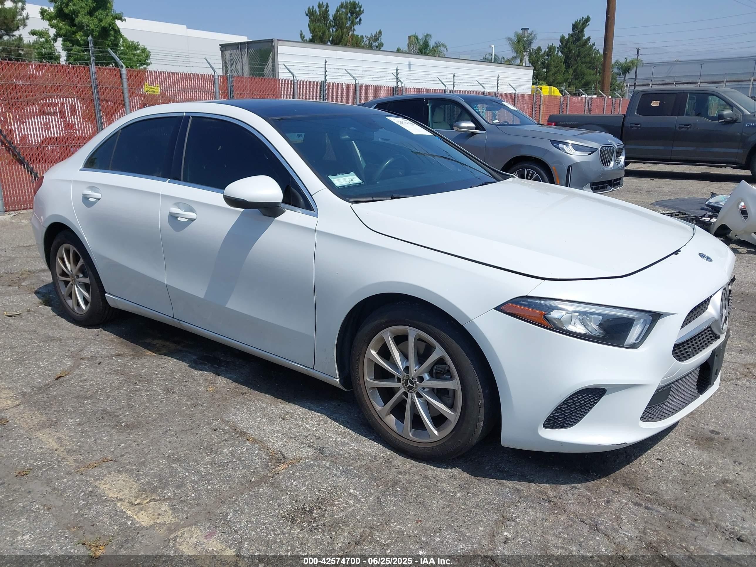 2020 Mercedes-Benz A-Class VIN W1K3G4EB5LW043525 — IAAI salvage auction photo