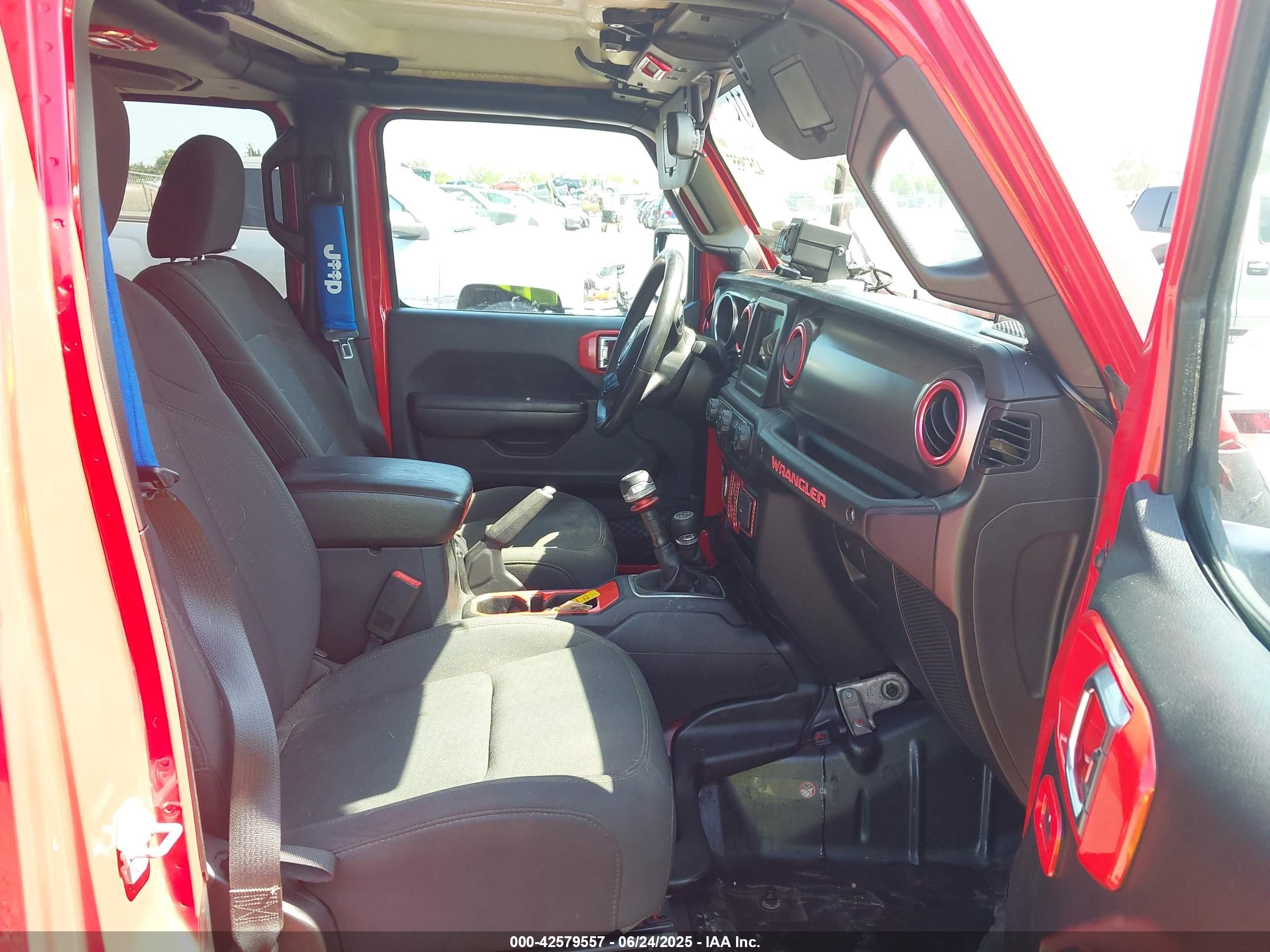 2019 Jeep Wrangler Unlimited VIN 1C4HJXDG9KW649375 IAAI salvage auction — Front End, Salvage (Virginia), sold $8,225 on 2026-07-07 (photo 5)