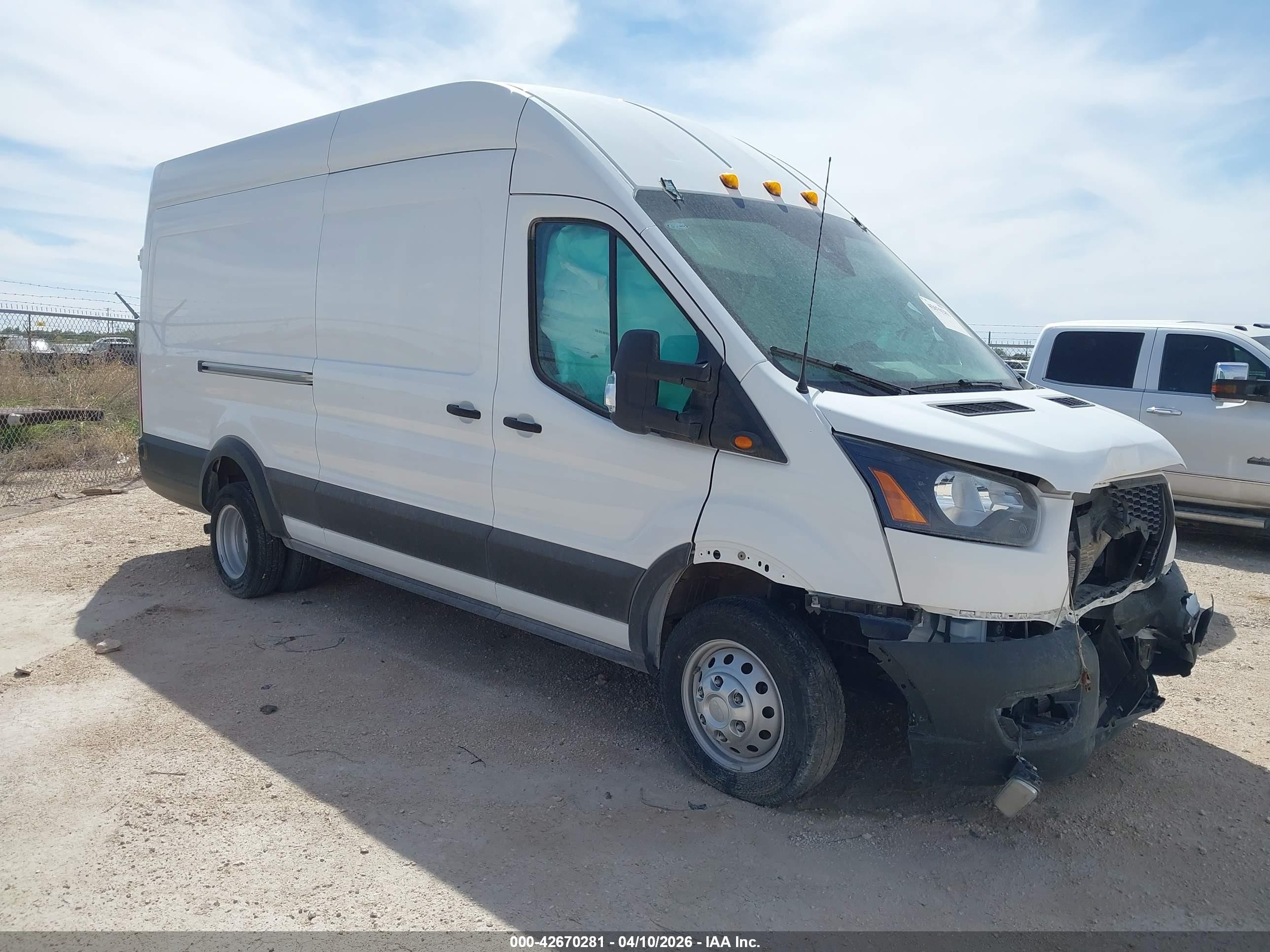 2023 Ford Transit-350 VIN 1FTBF4XG2PKB10774 — IAAI salvage auction photo